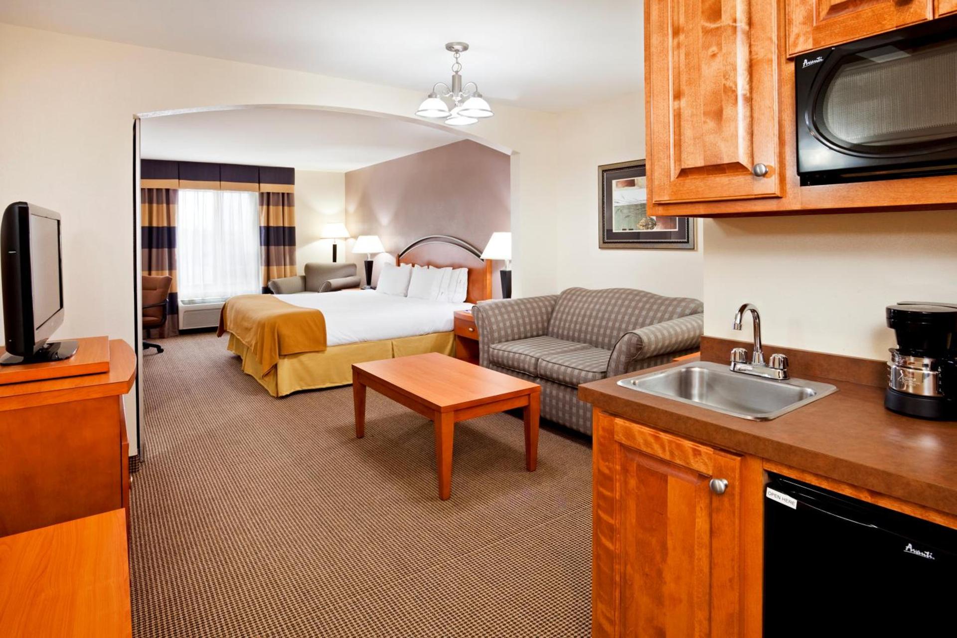 Holiday Inn Express Forest City by IHG photo 9