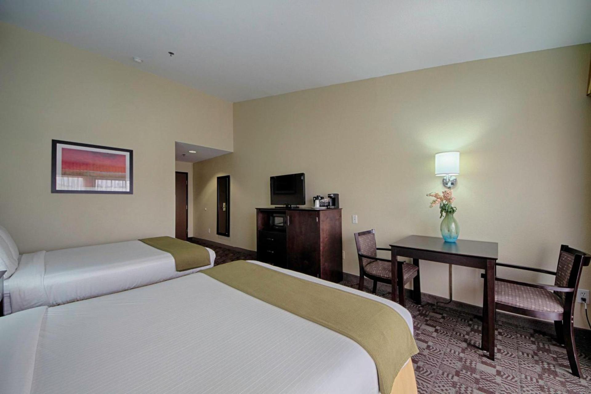 Holiday Inn Express Hotel & Suites Solana Beach-Del Mar by IHG photo 4