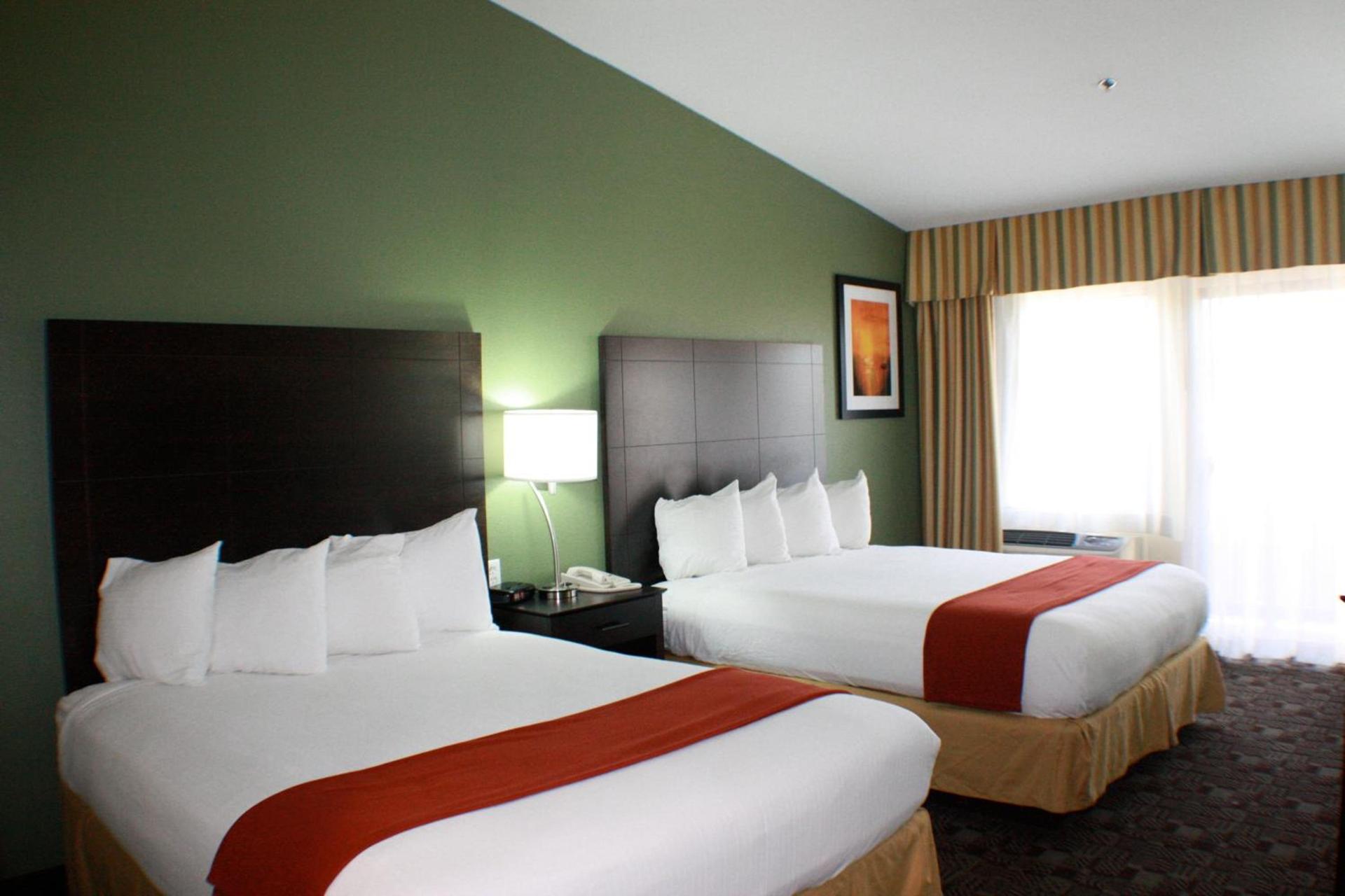 Holiday Inn Express Hotel & Suites Solana Beach-Del Mar by IHG photo 2
