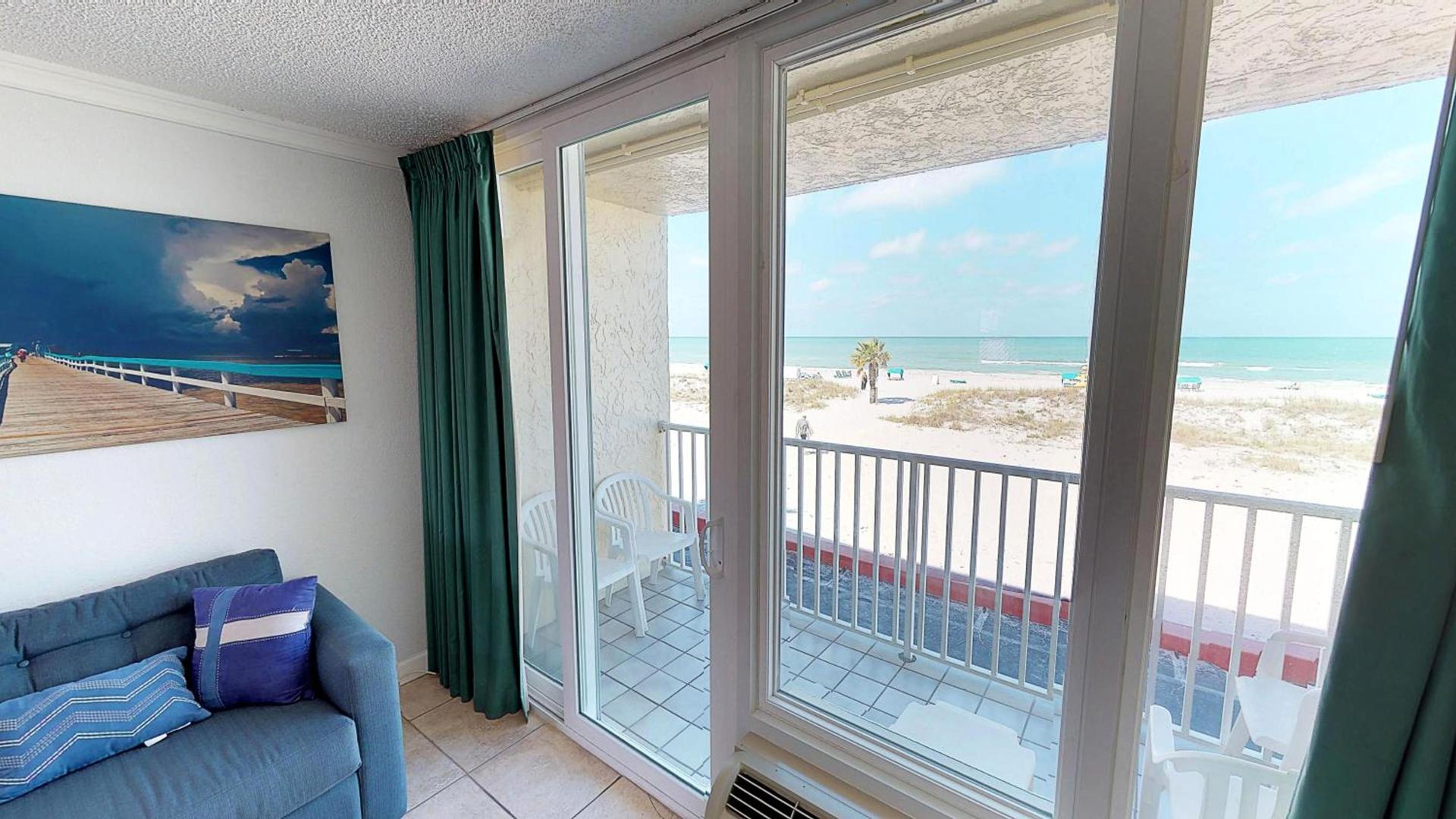Island Inn Beach Resort photo 83