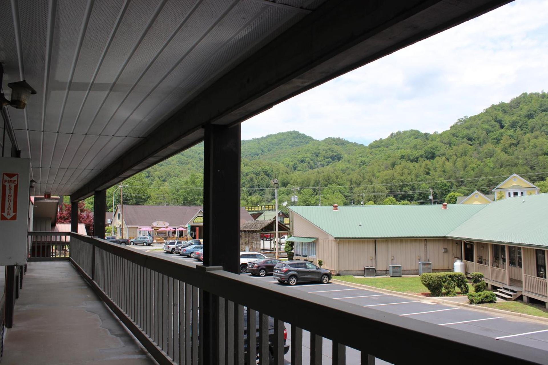 Great Smokies Inn - Cherokee photo 43
