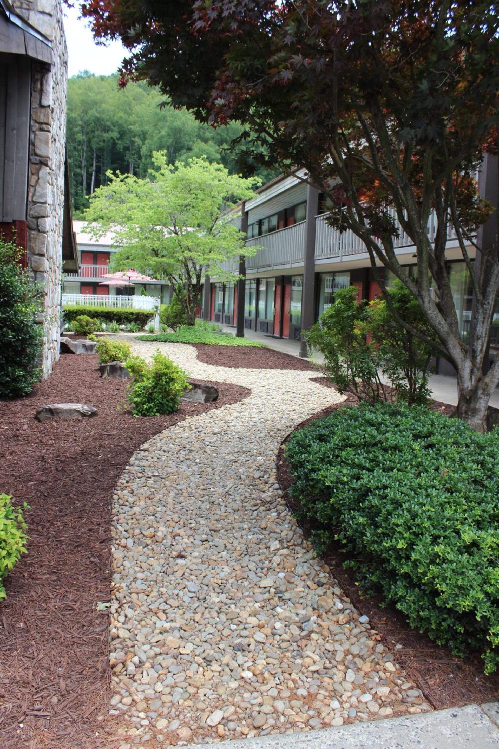 Great Smokies Inn - Cherokee photo 10