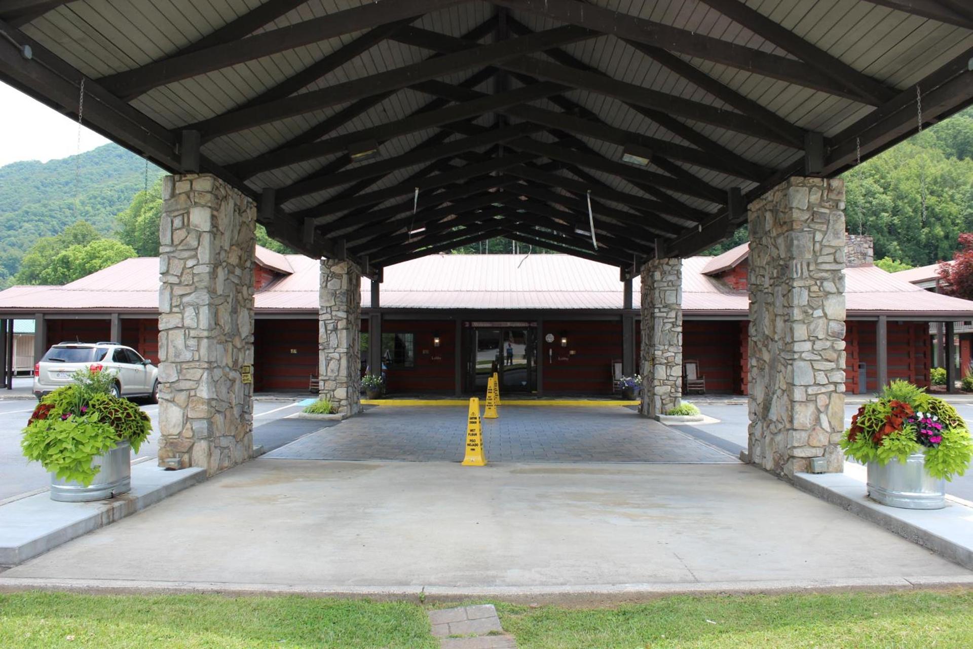 Great Smokies Inn - Cherokee photo 41