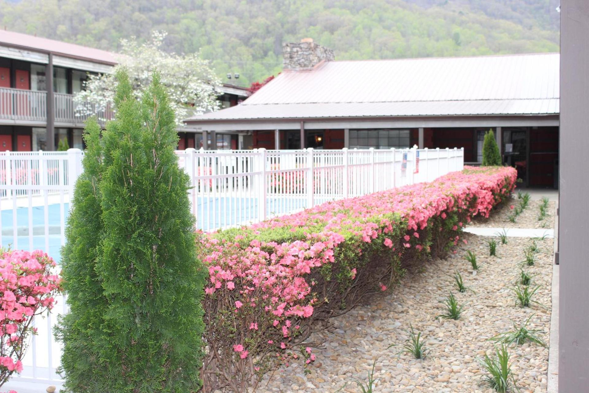 Great Smokies Inn - Cherokee photo 39
