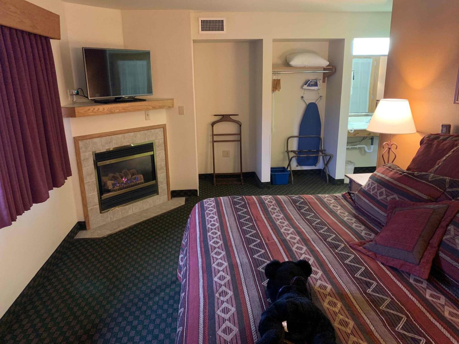 AmericInn by Wyndham Cody photo 51