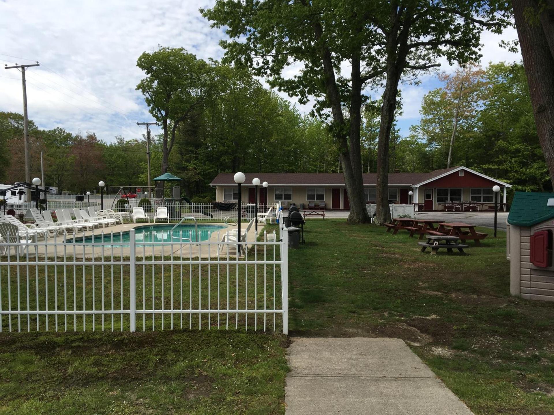 Marcotte Motor Court photo 70