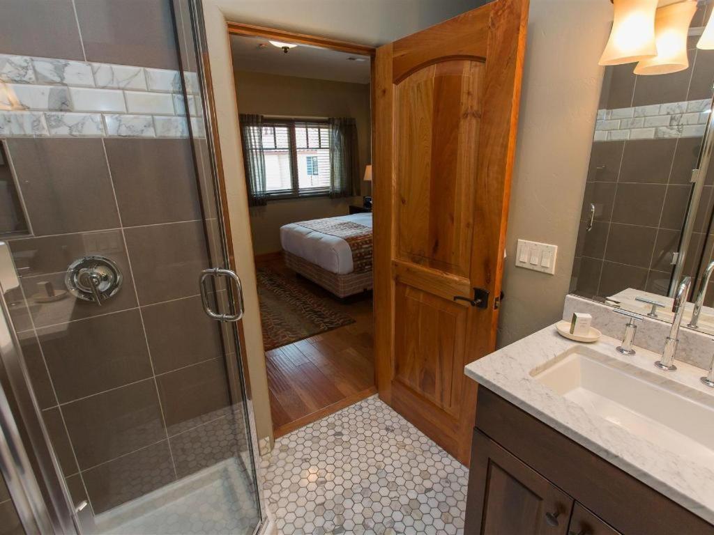 Columbia Cliff Villas photo 7