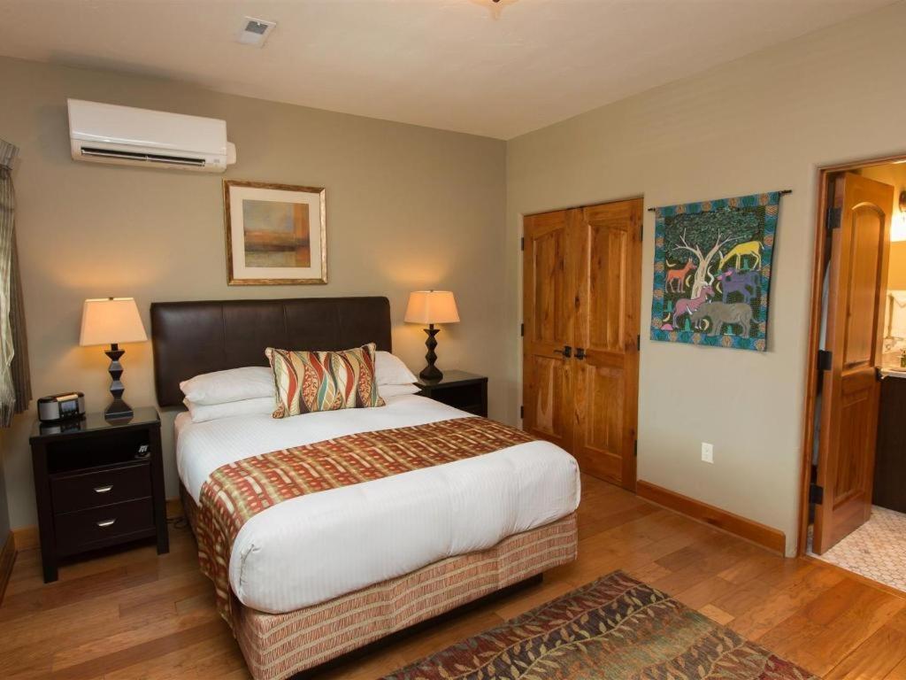 Columbia Cliff Villas photo 10