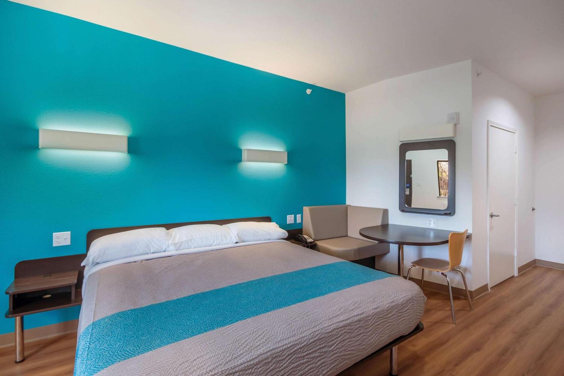 Motel 6-Channelview, TX photo 9