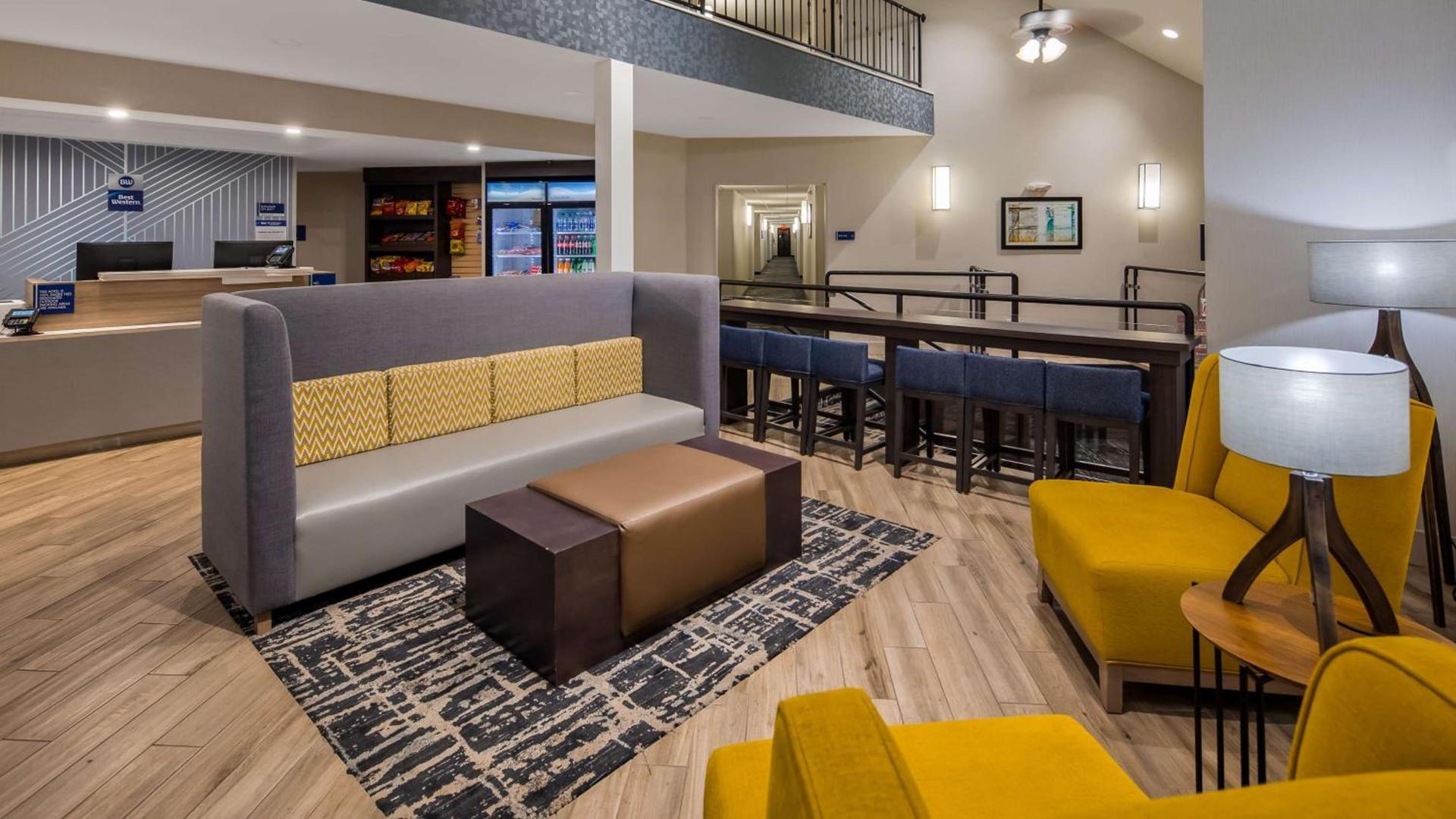 Best Western Hampshire Inn & Suites photo 3