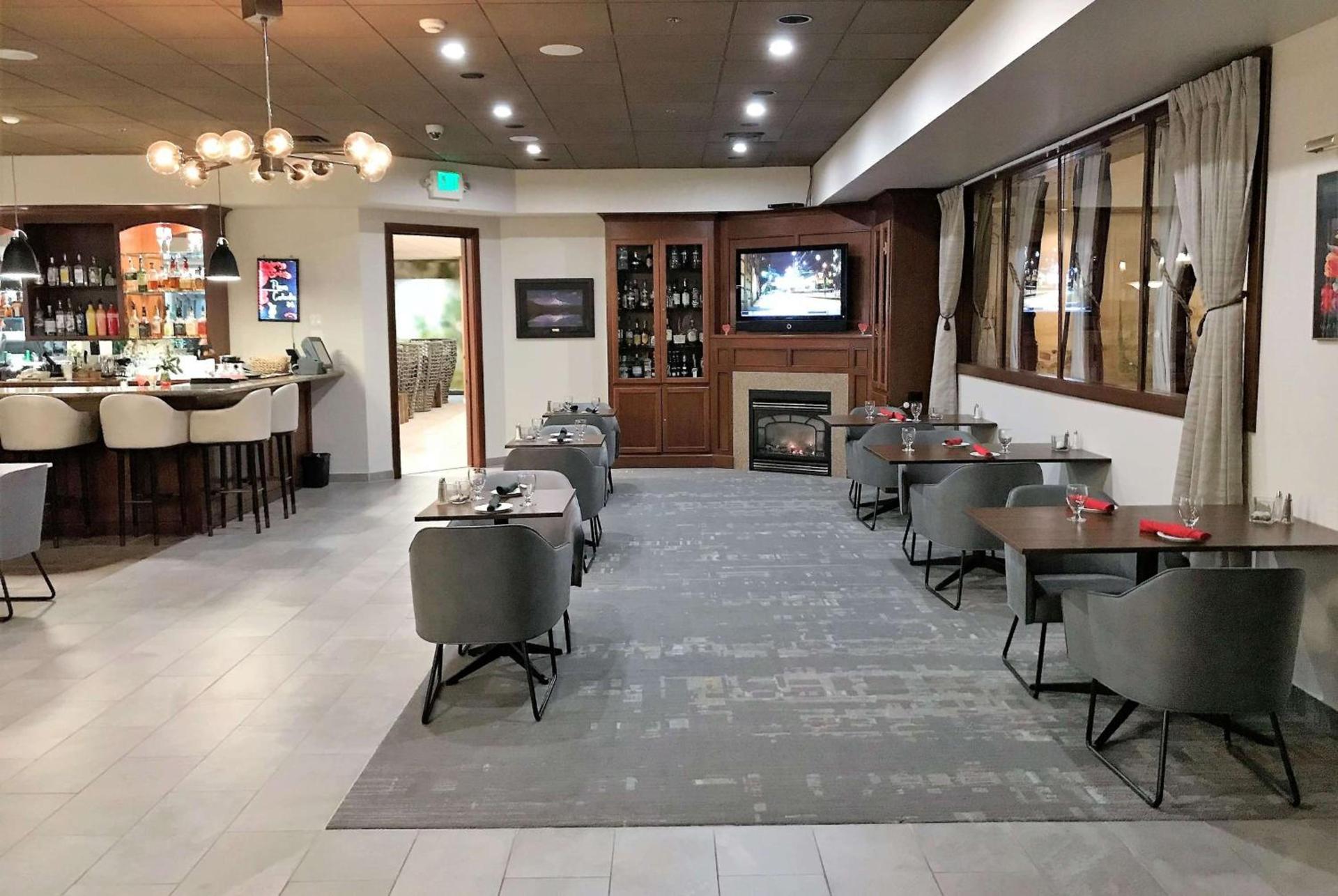 Medallion Inn and Suites photo 9
