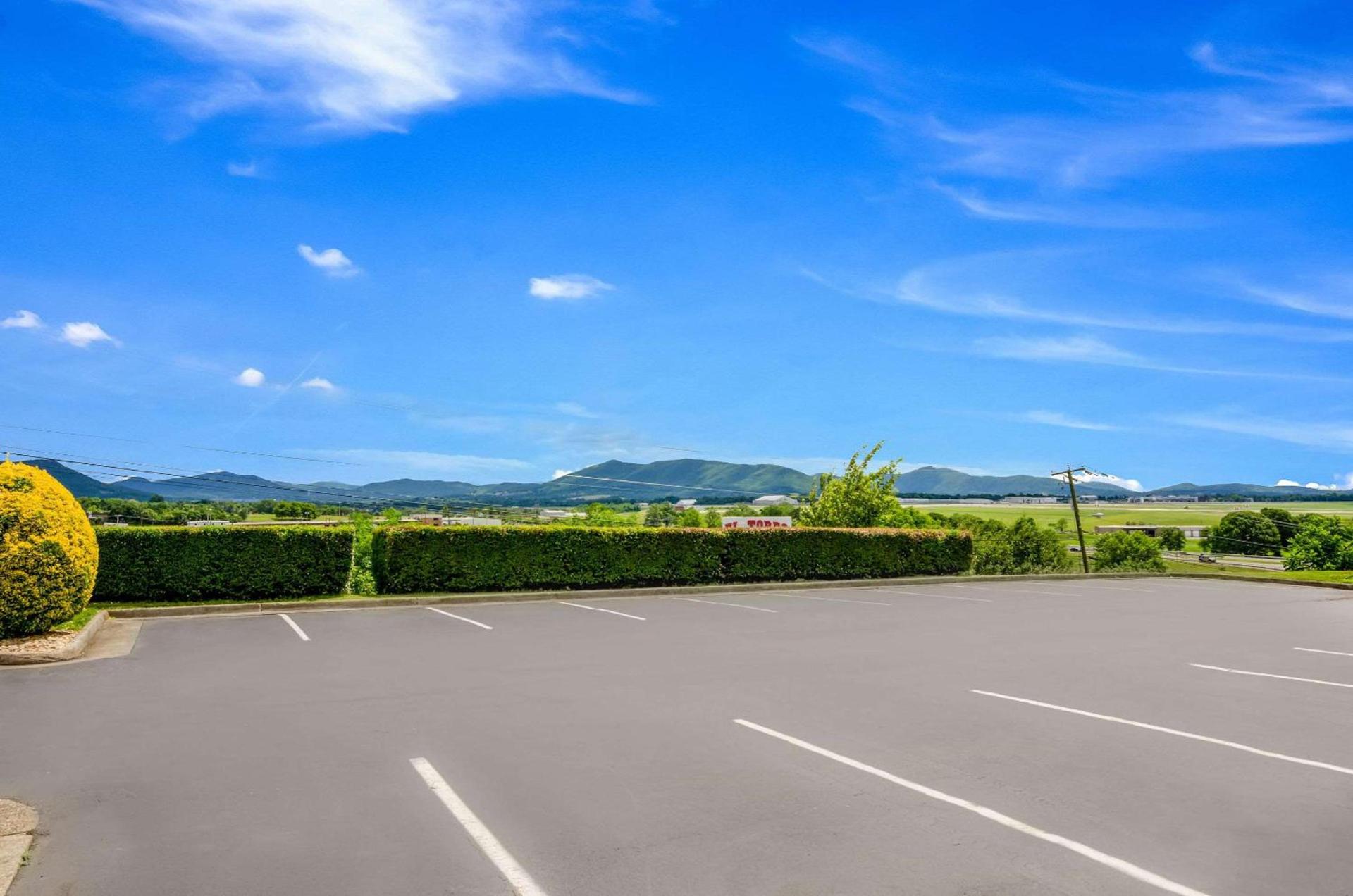Quality Inn Roanoke Airport photo 5