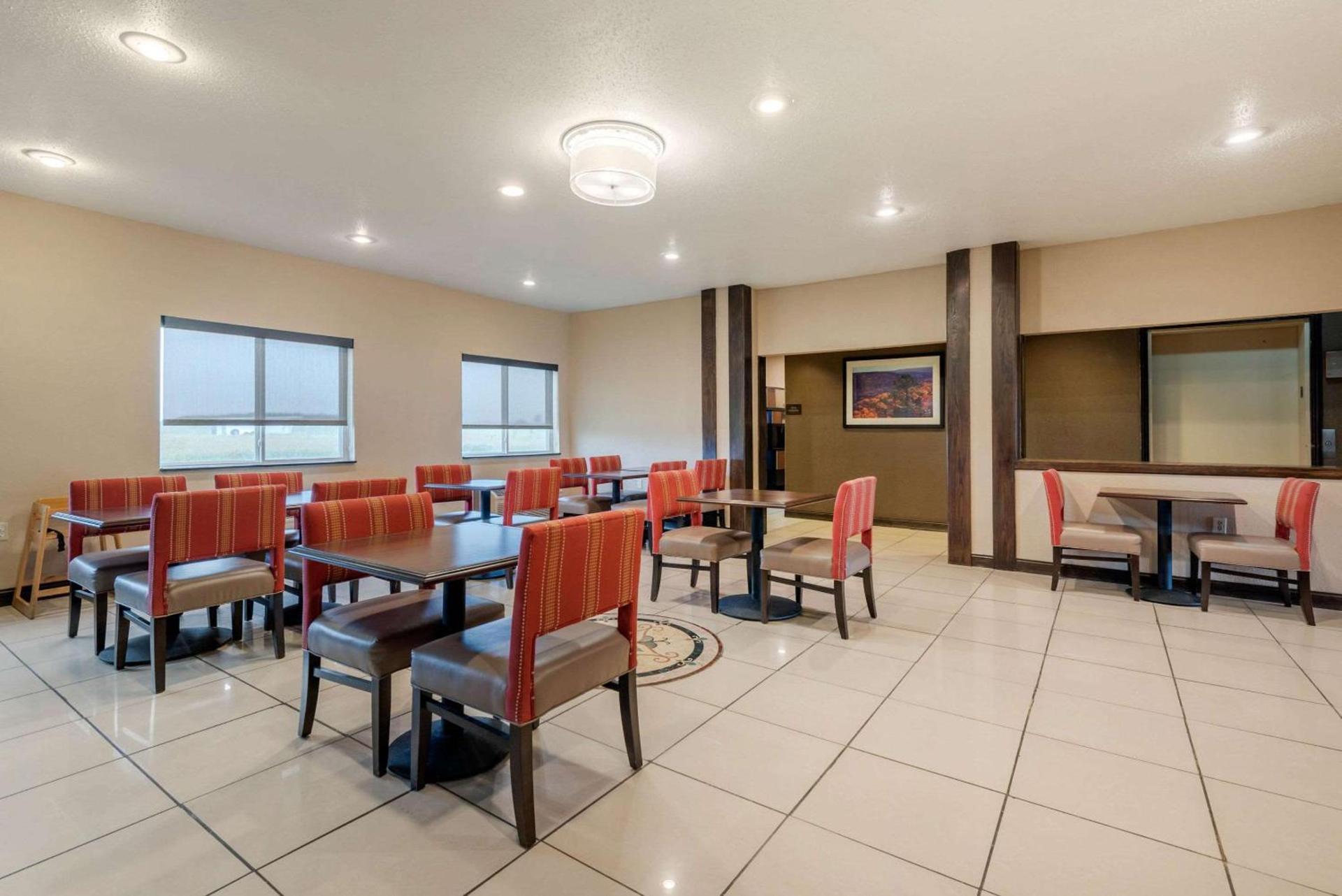 Comfort Inn Warren I-69 photo 27