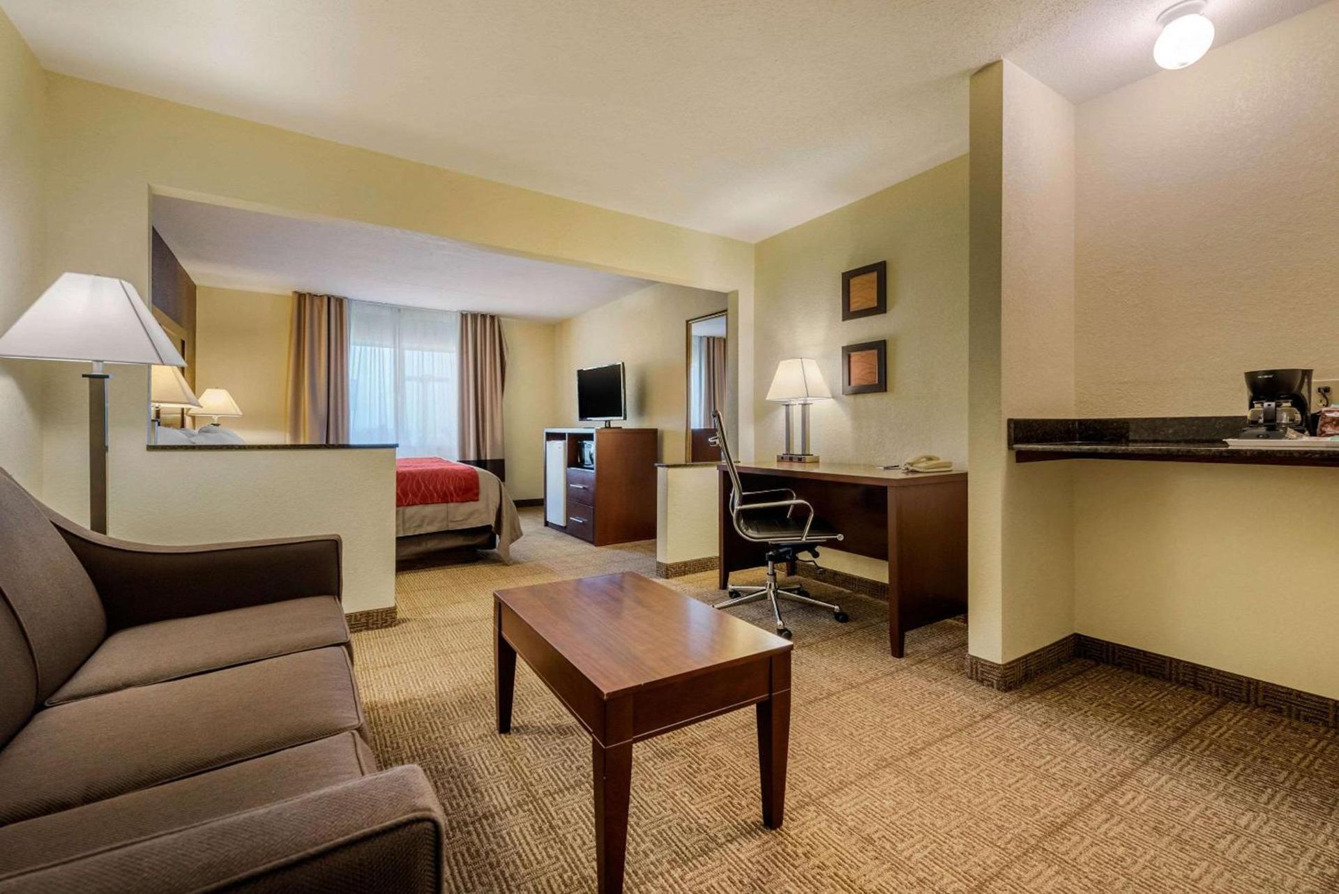 Comfort Inn Warren I-69 photo 25