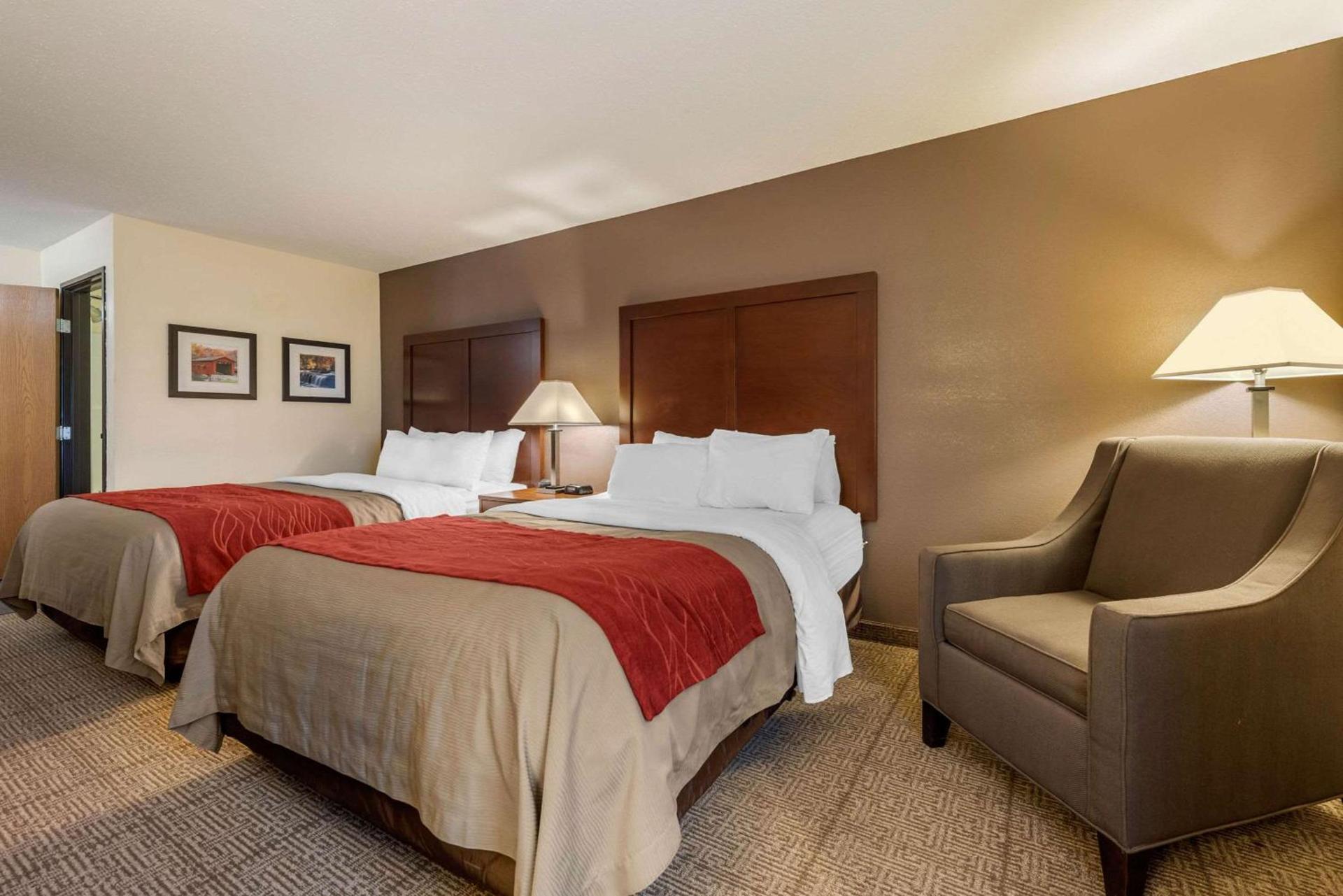 Comfort Inn Warren I-69 photo 11