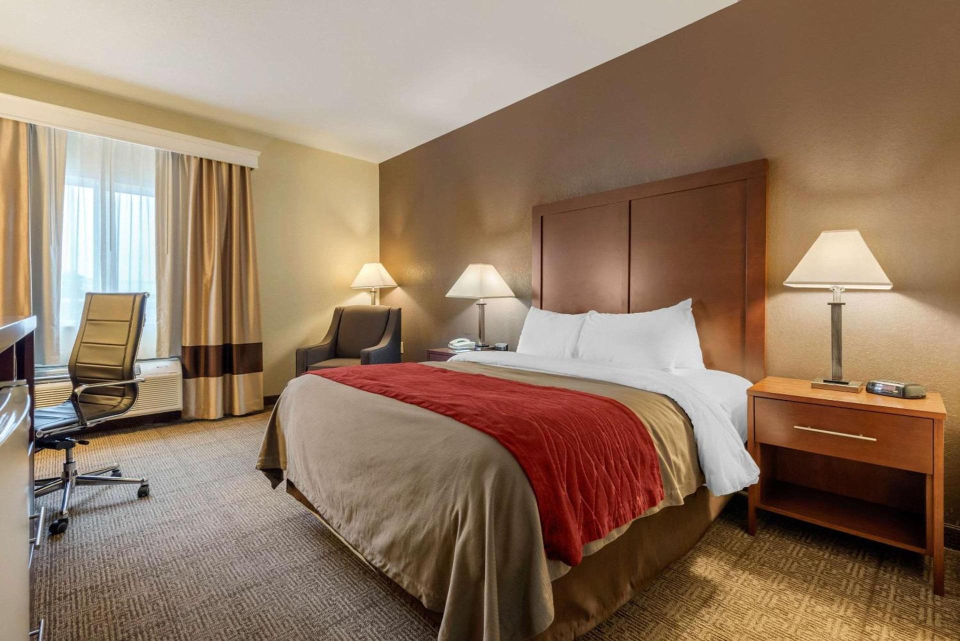 Comfort Inn Warren I-69 photo 3