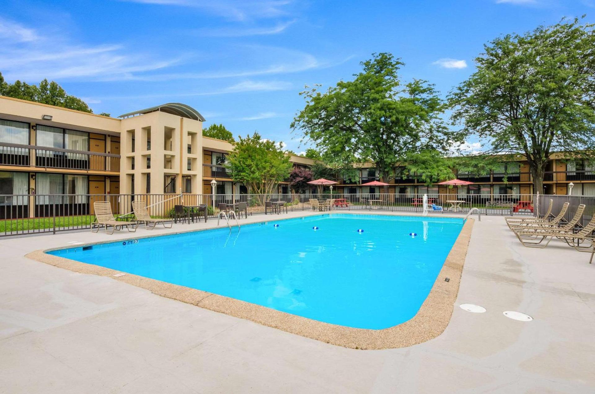Quality Inn Roanoke Airport photo 20