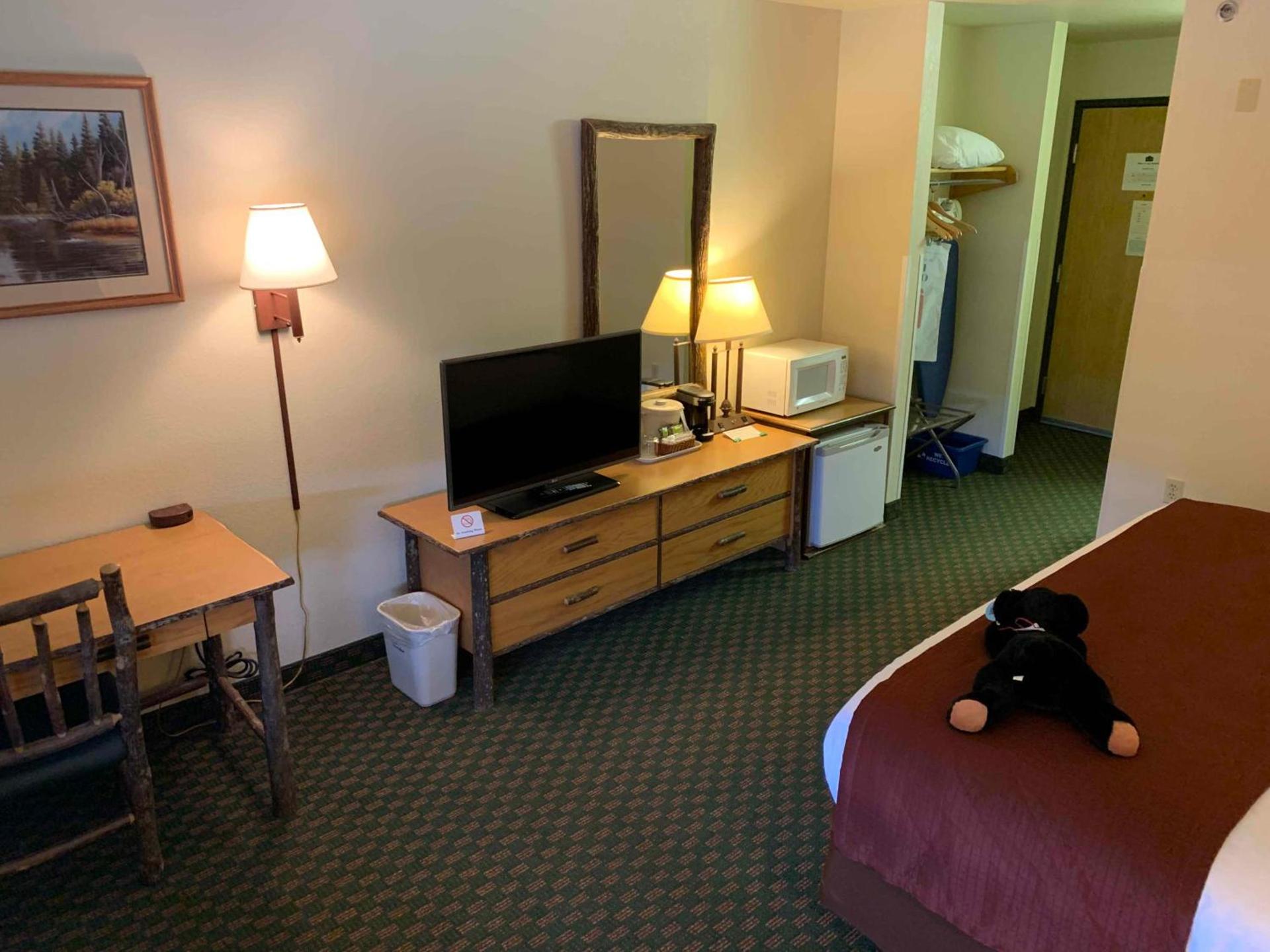 AmericInn by Wyndham Cody photo 65