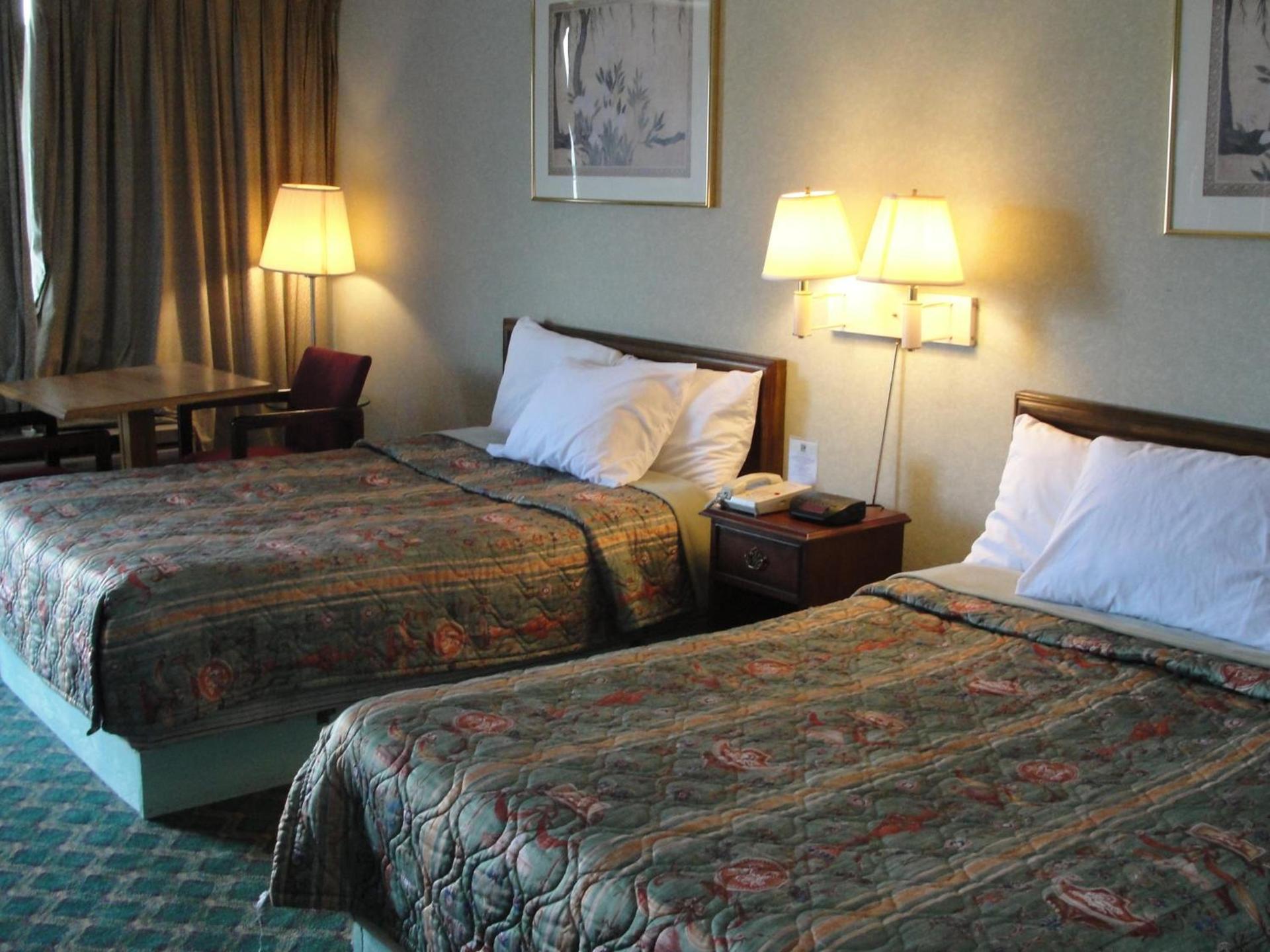 Budget Inn photo 4