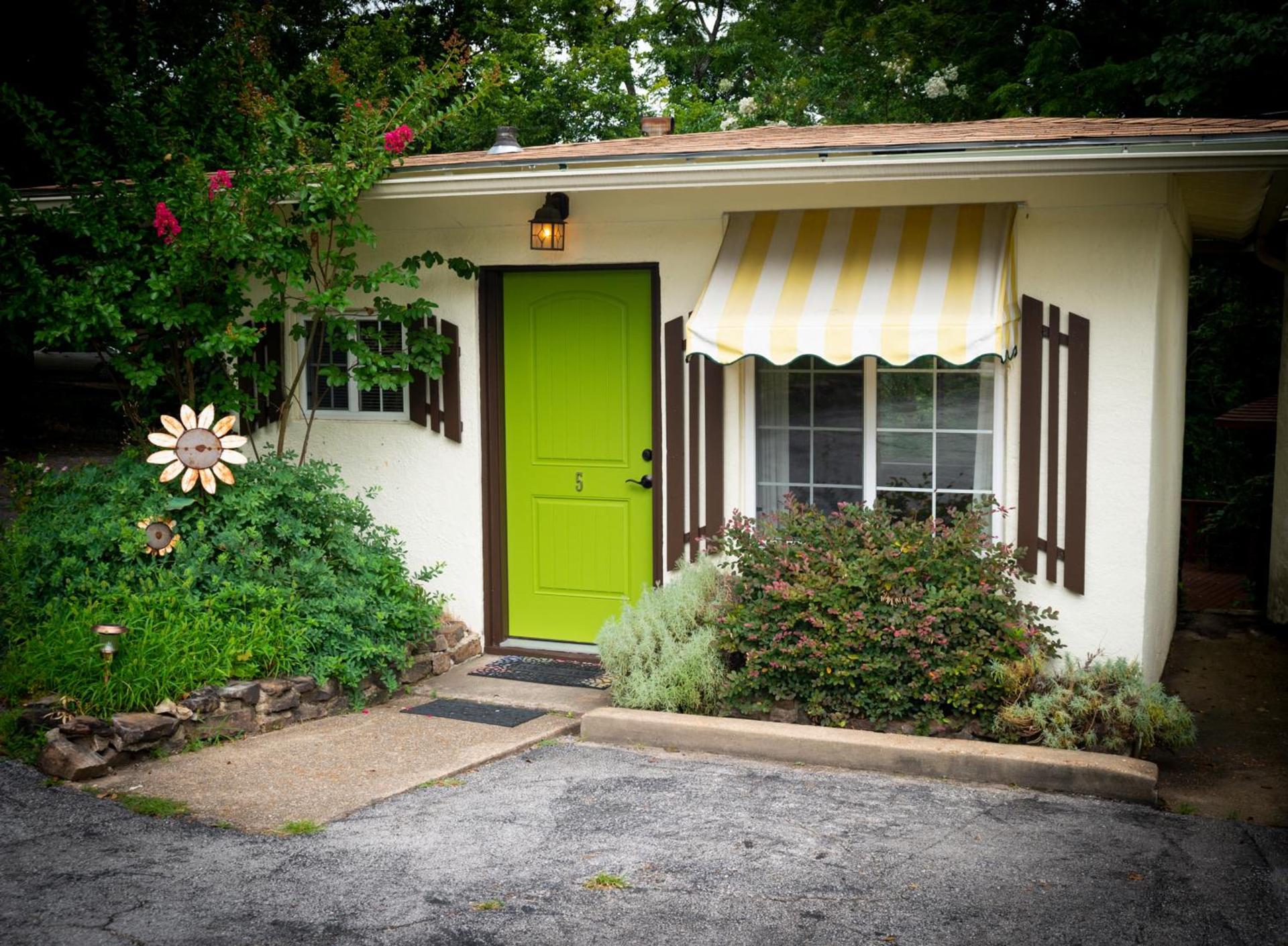 Sherwood Court Cottages & Guest Rooms photo 8