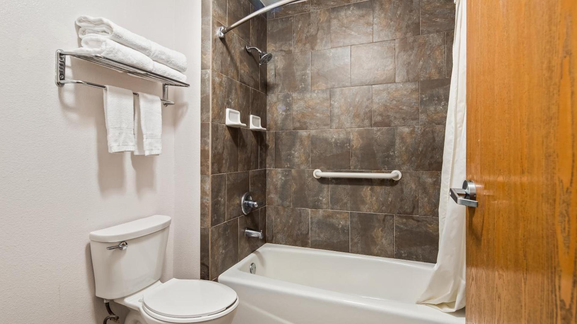 SureStay Hotel by Best Western Falfurrias photo 40