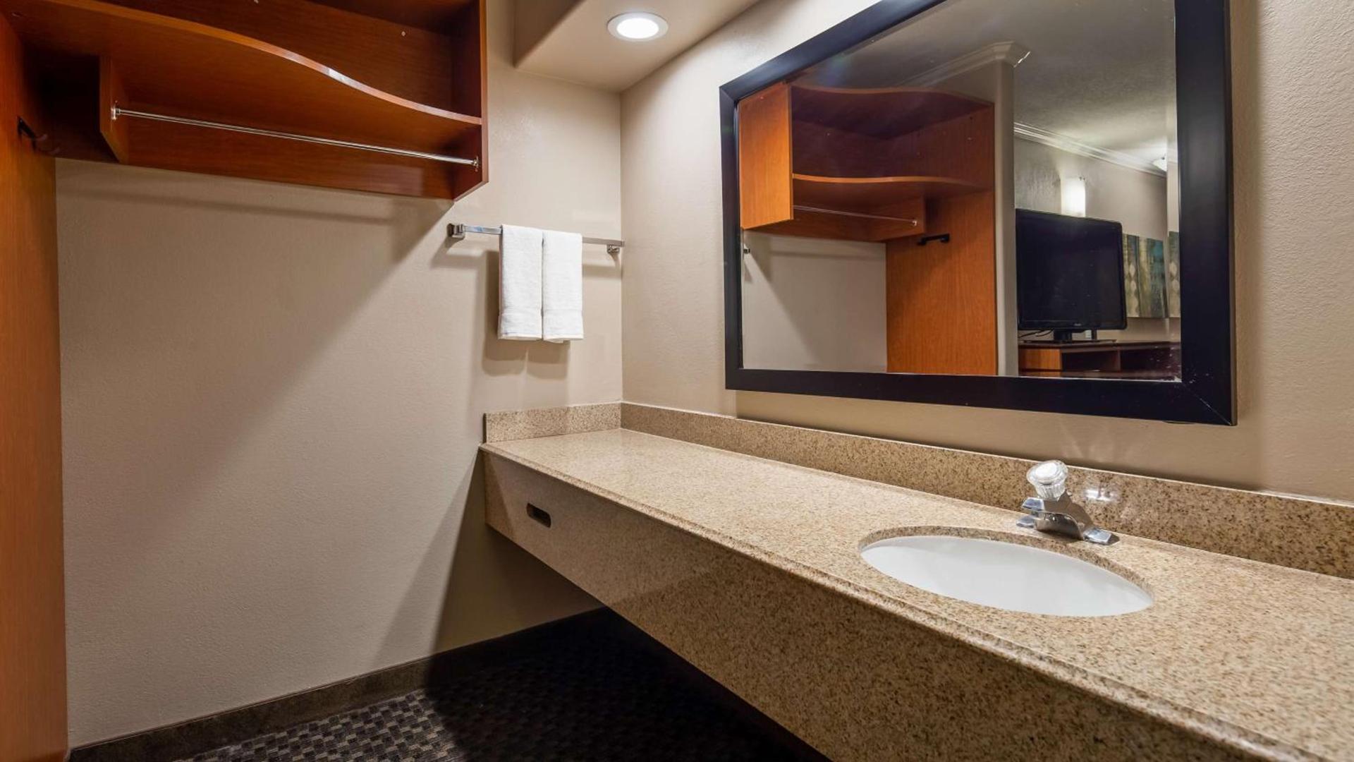 Best Western Oxnard Inn photo 36