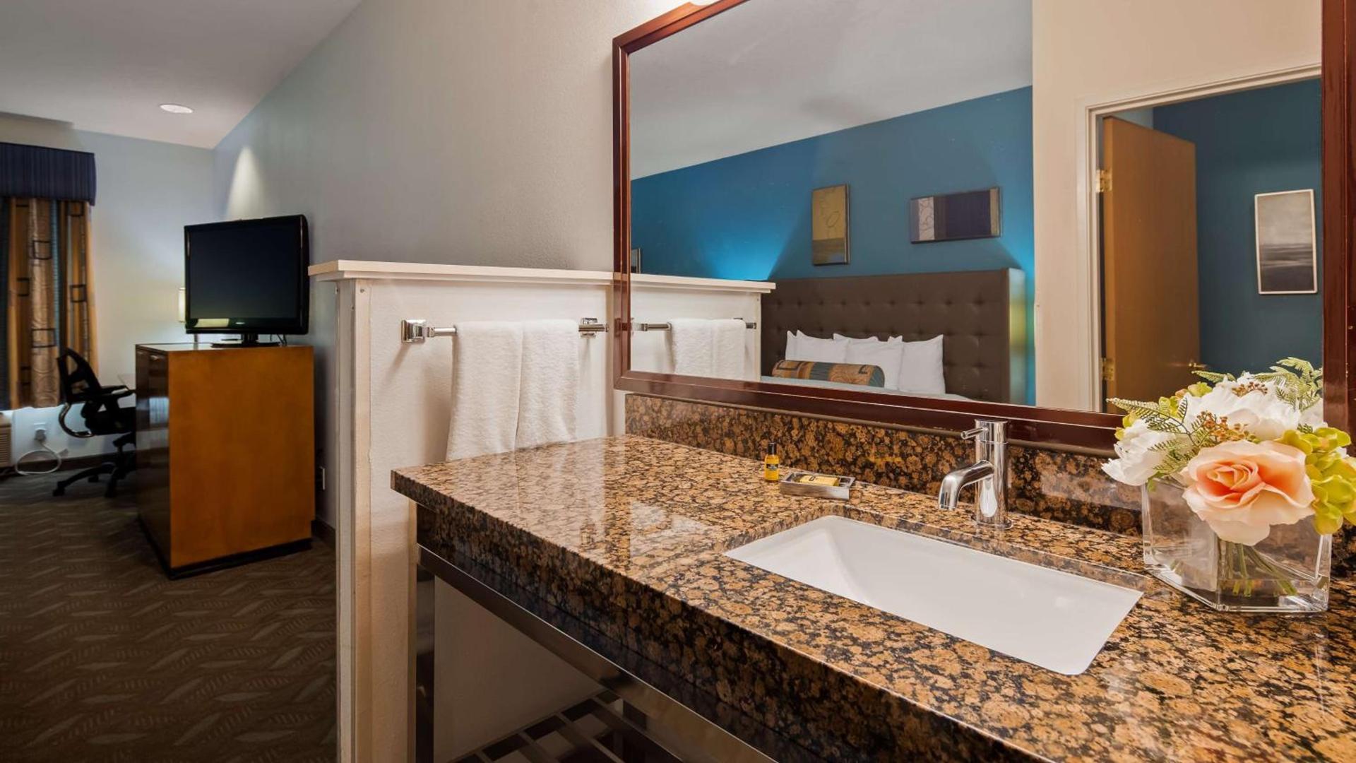 Best Western Plus Liberty Lake Inn photo 14