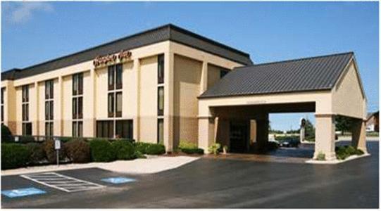 Hampton Inn Lebanon photo 35