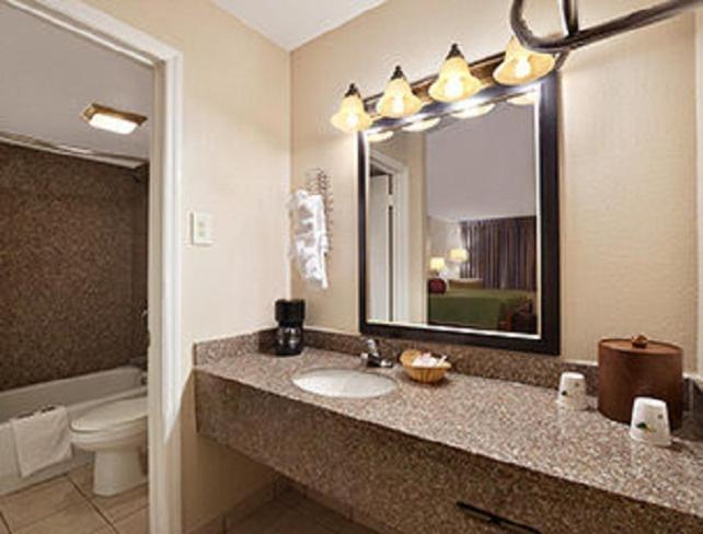 Travelodge by Wyndham New Orleans Harvey Hotel photo 18
