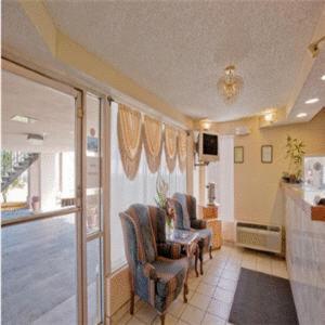 Americas Best Value Inn-Savannah photo 5