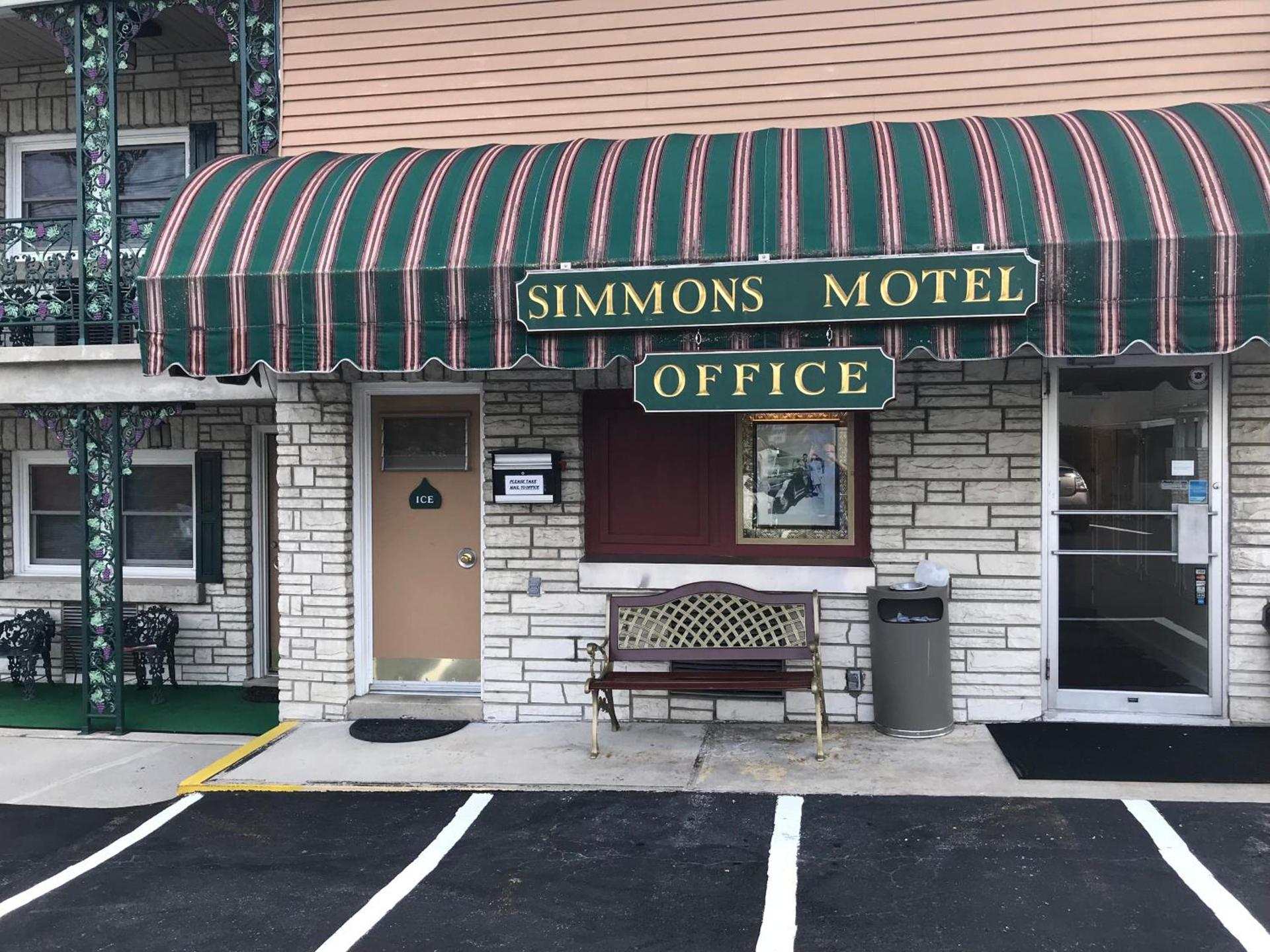Simmons Motel and Suites photo 40