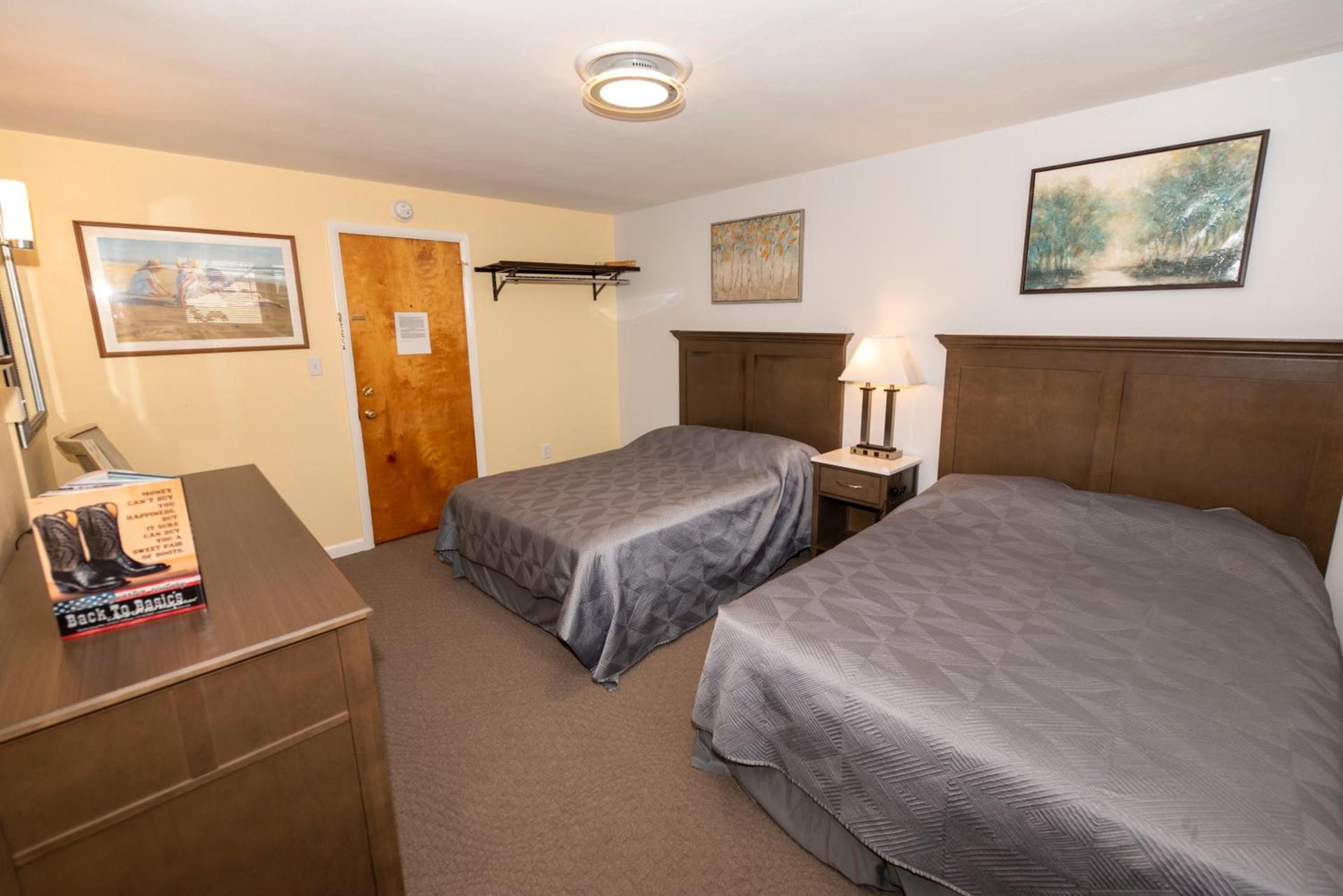 Simmons Motel and Suites photo 50