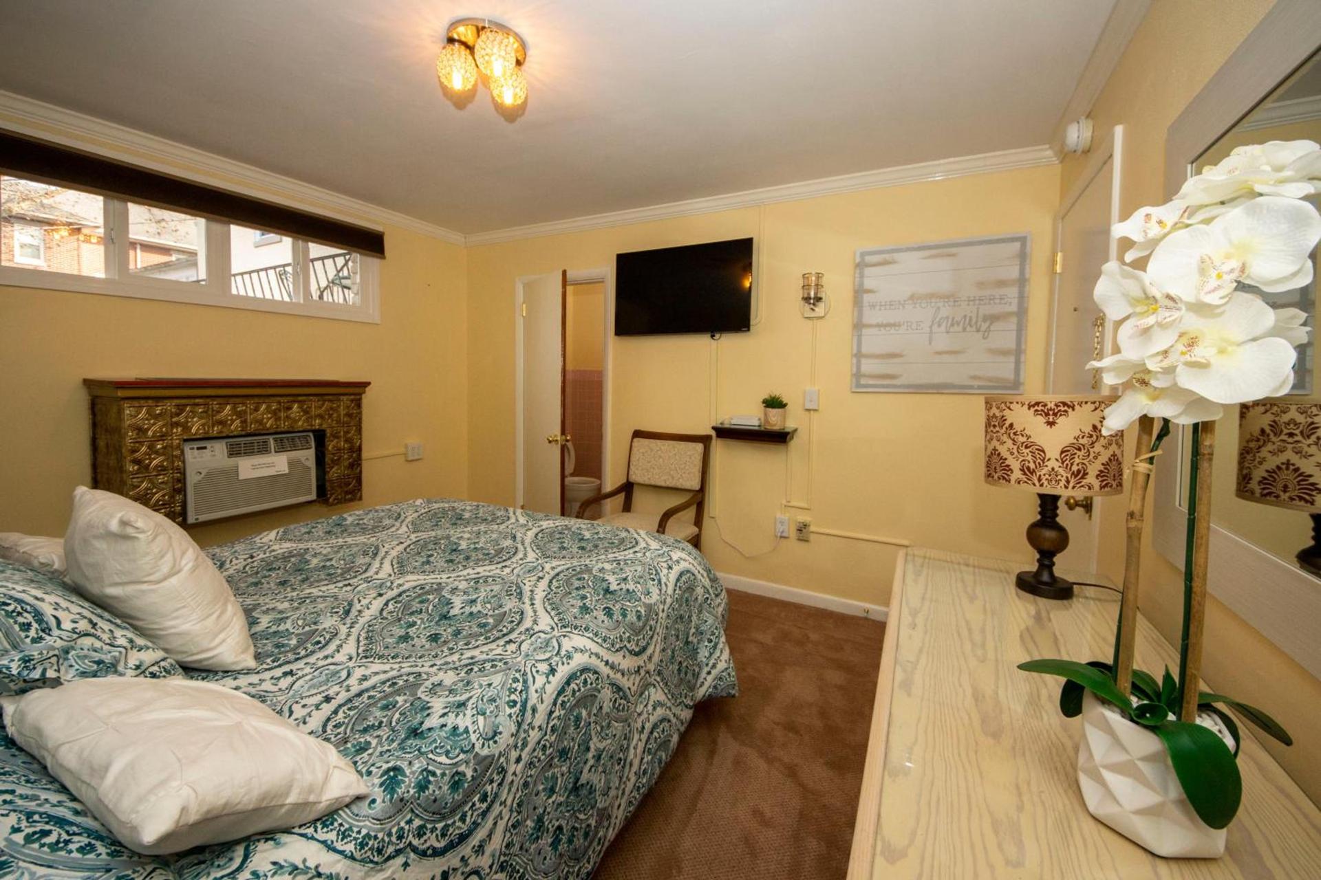 Simmons Motel and Suites photo 99