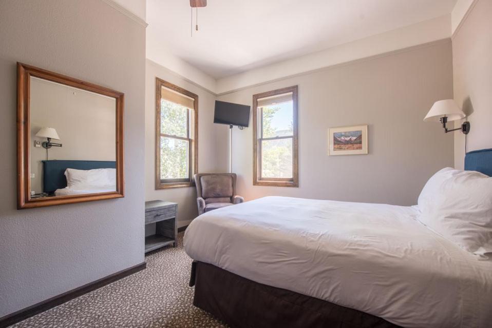 Elk Mountain Lodge photo 30