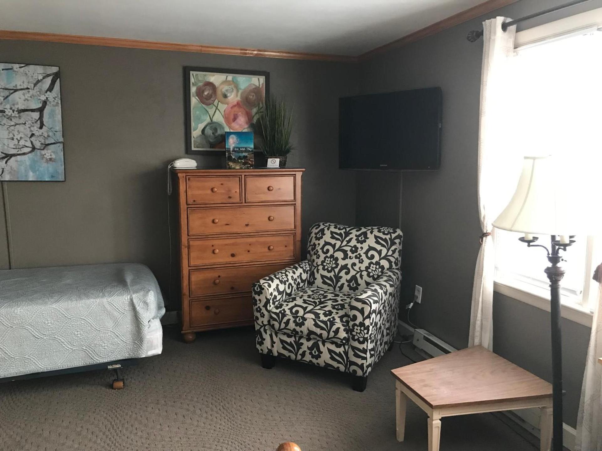 Simmons Motel and Suites photo 93