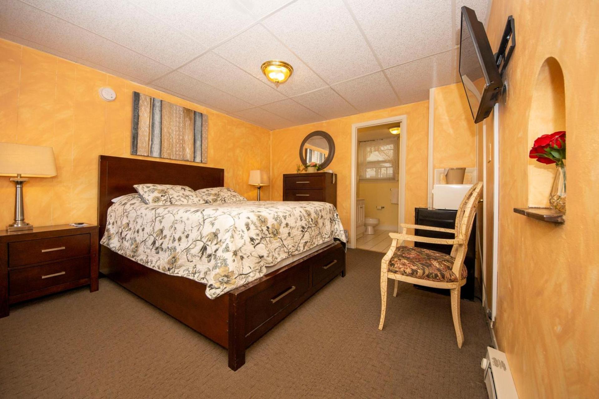 Simmons Motel and Suites photo 82