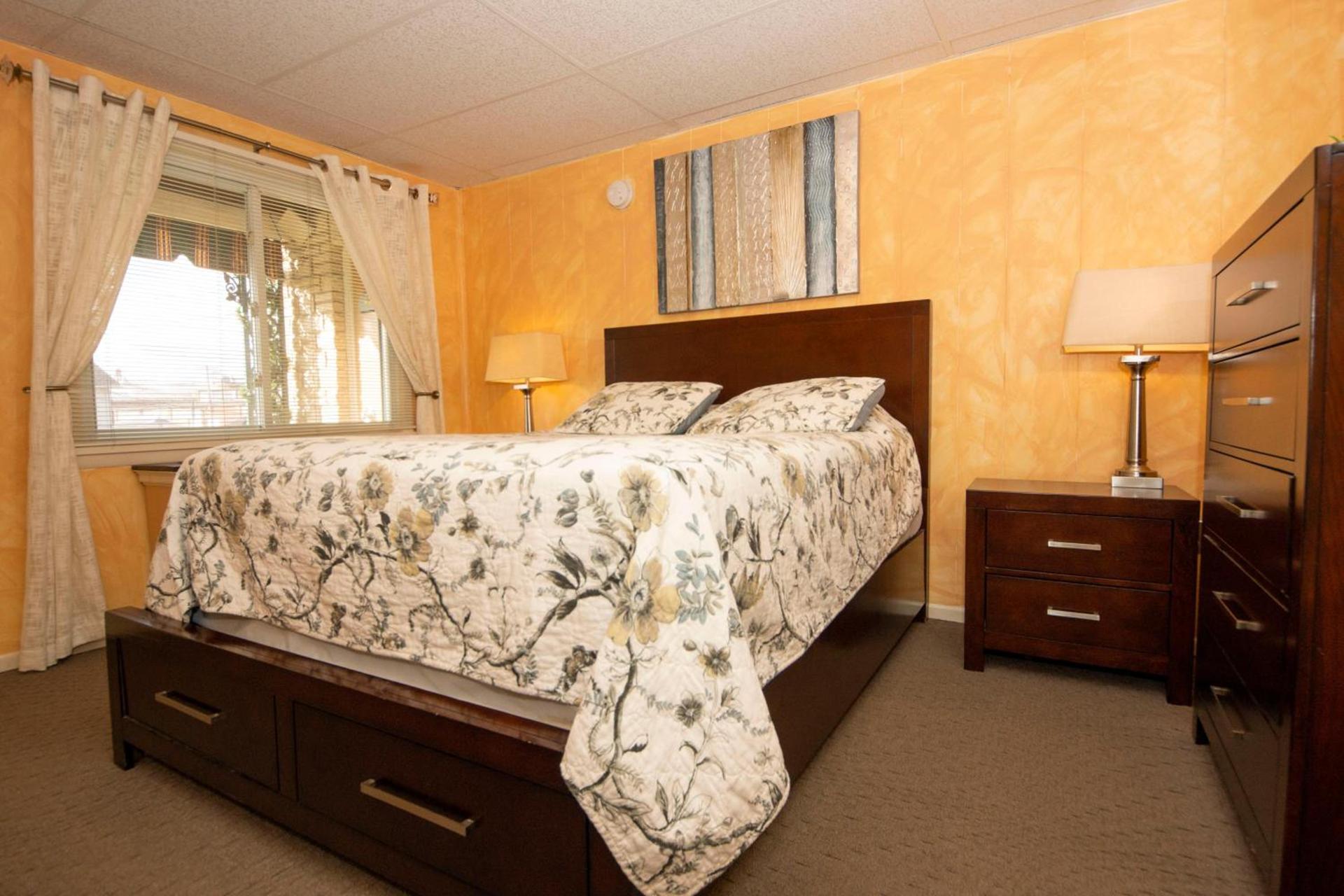 Simmons Motel and Suites photo 80