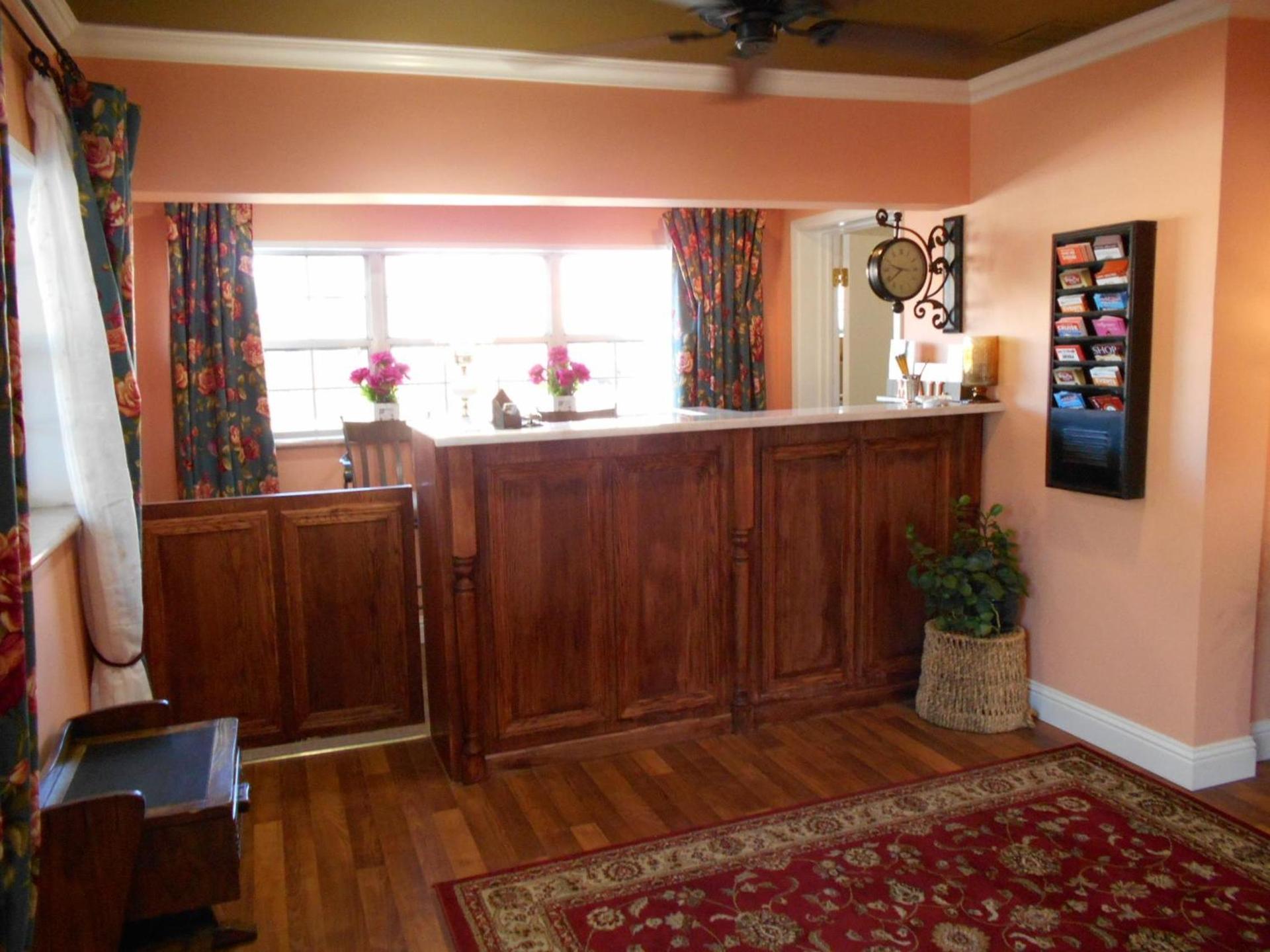Victorian Inn photo 5