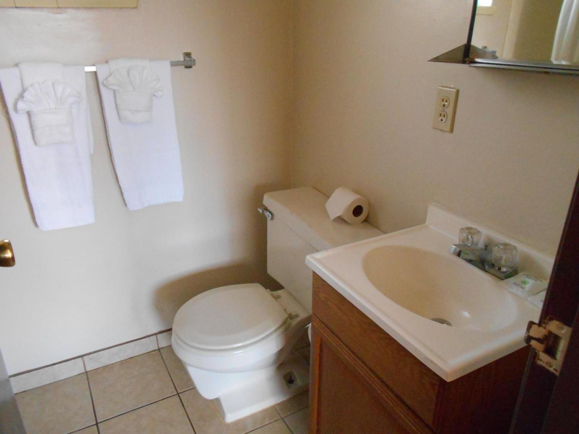 Victorian Inn photo 21