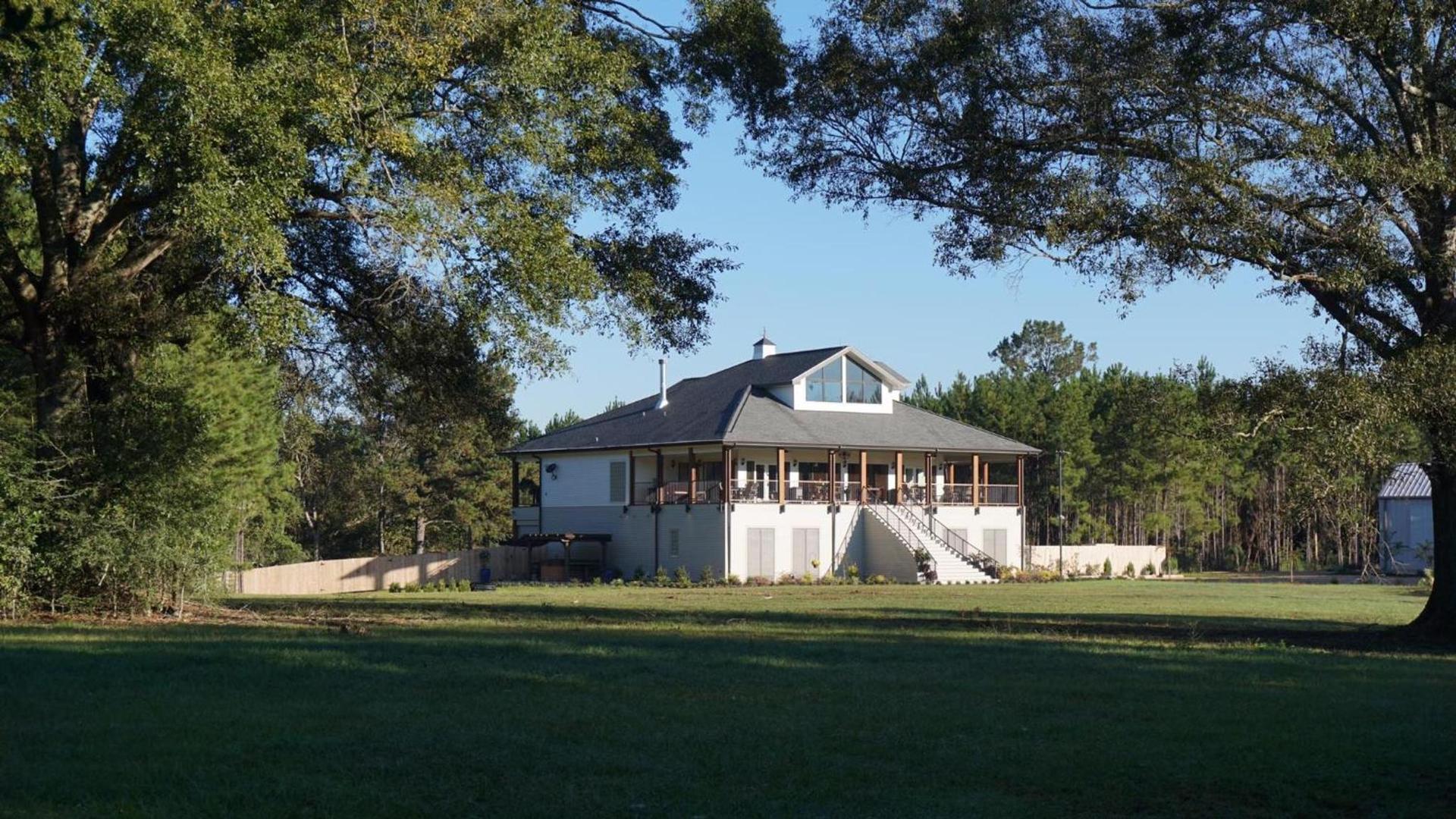 Bienvenue Mon Ami Bed and Breakfast photo 1
