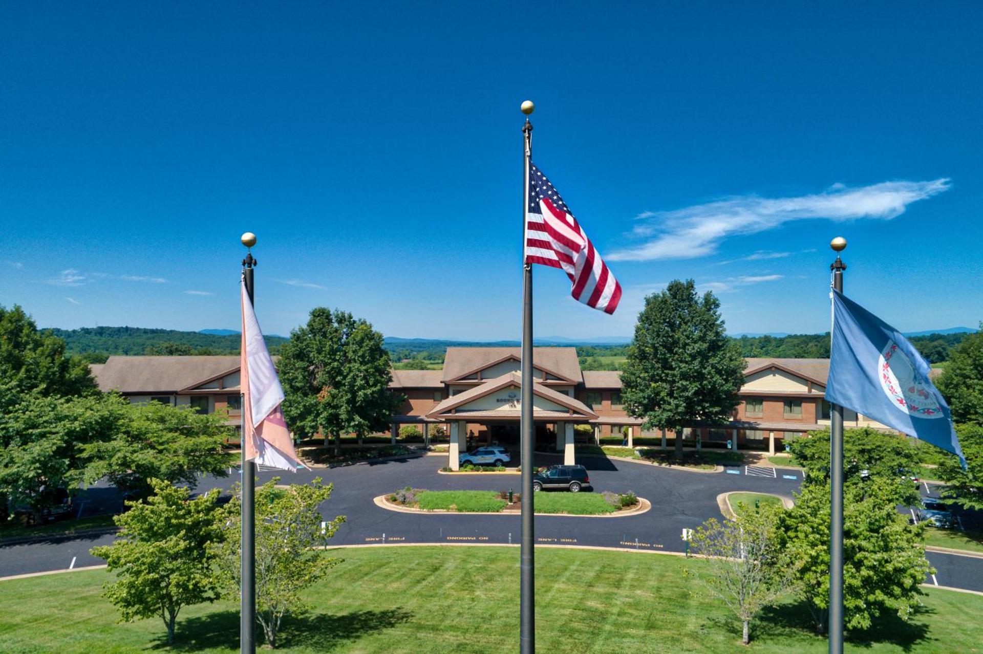 Round Hill Inn photo 4