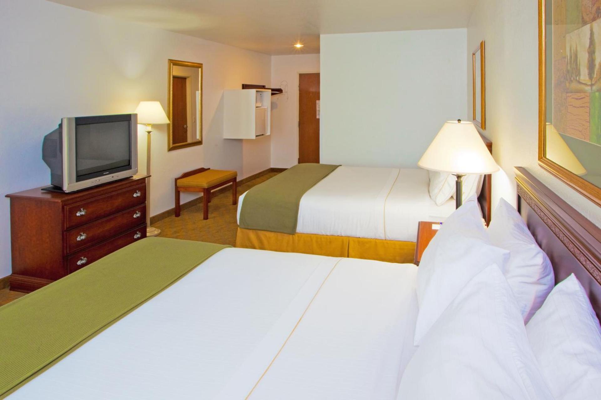 Holiday Inn Express Hotel & Suites Elkins by IHG photo 3