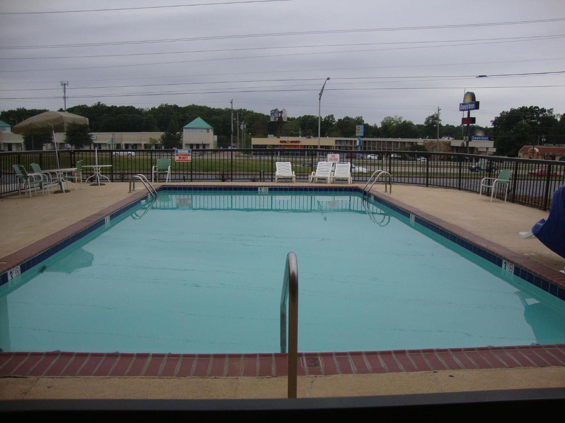 Econo Lodge Inn & Suites Jackson Northwest photo 6