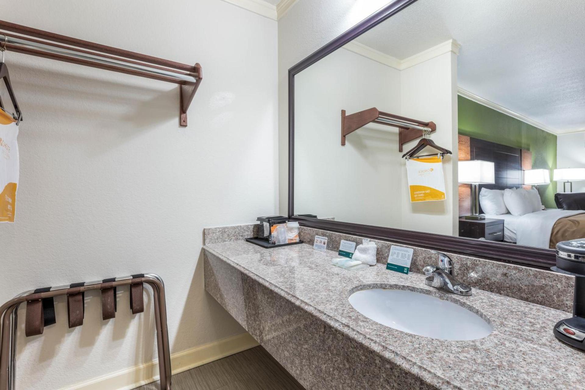 Quality Inn Forrest City I-40 photo 13