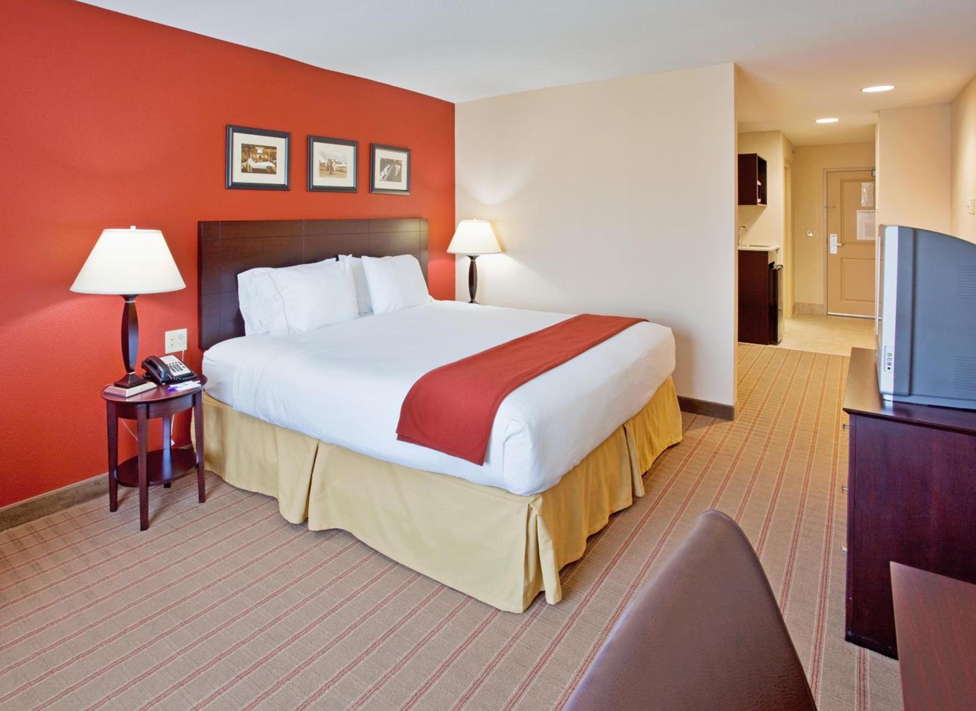Holiday Inn Express & Suites East Wichita I-35 Andover by IHG photo 8