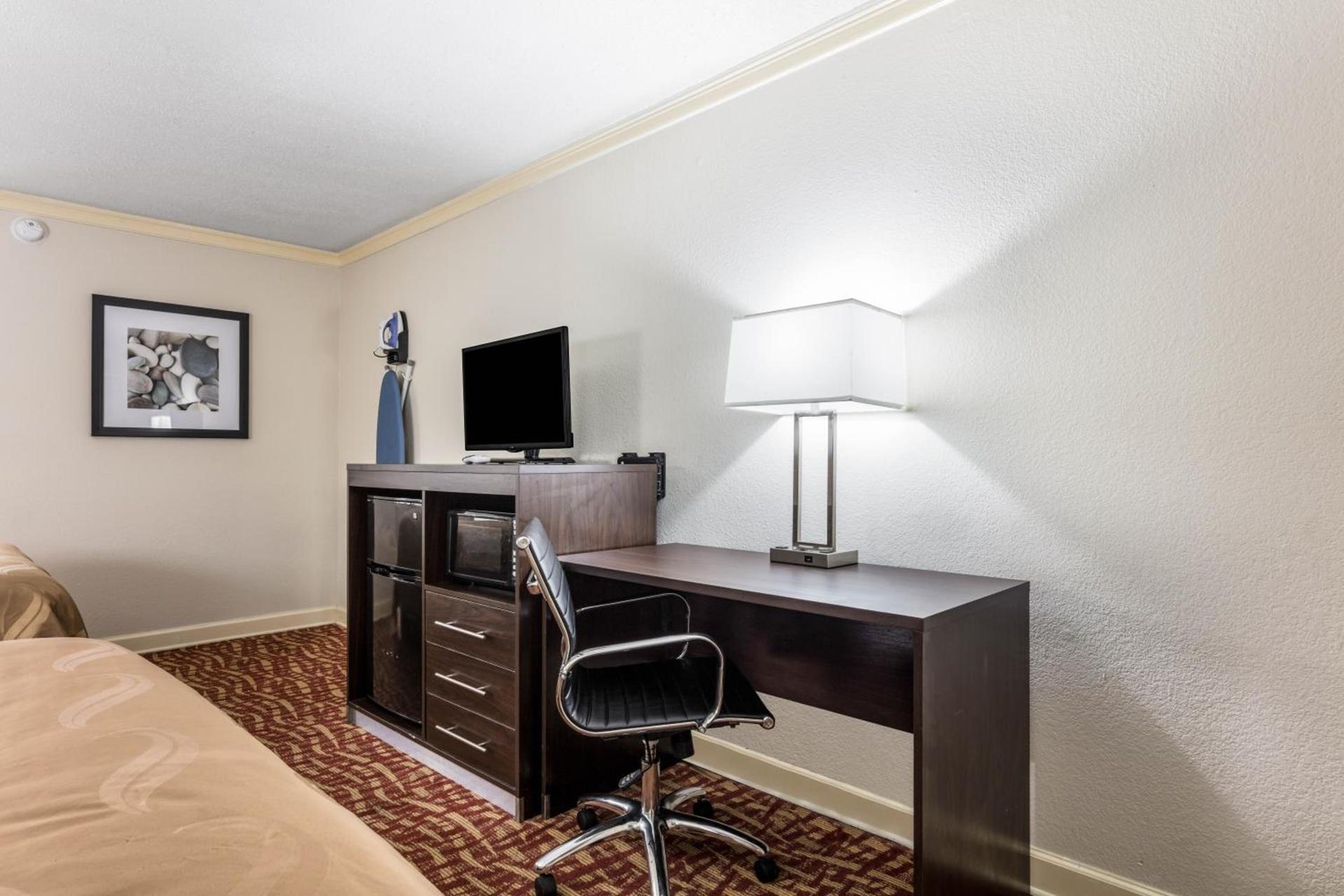 Quality Inn Forrest City I-40 photo 34