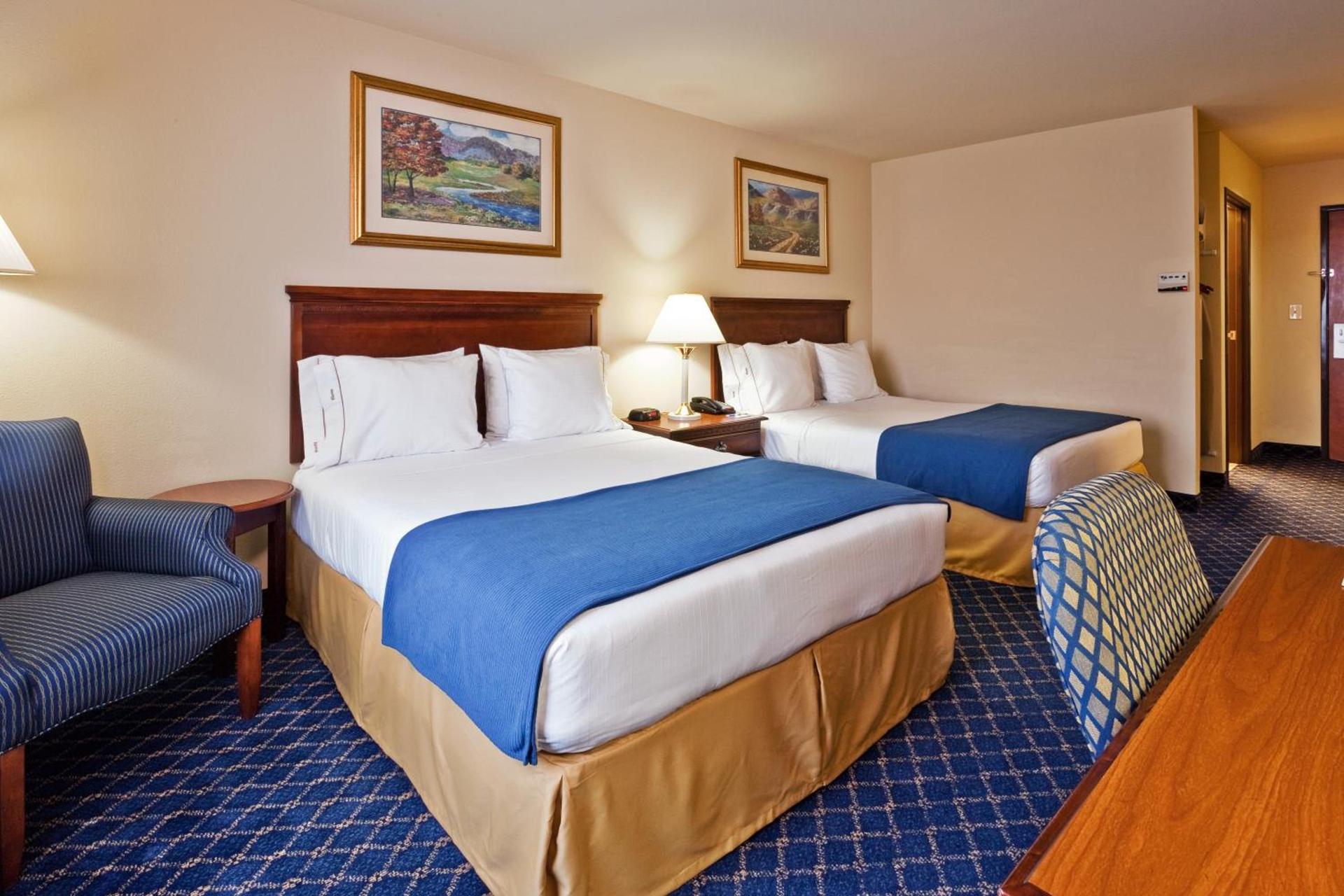 Holiday Inn Express Hotel & Suites Paragould by IHG photo 29
