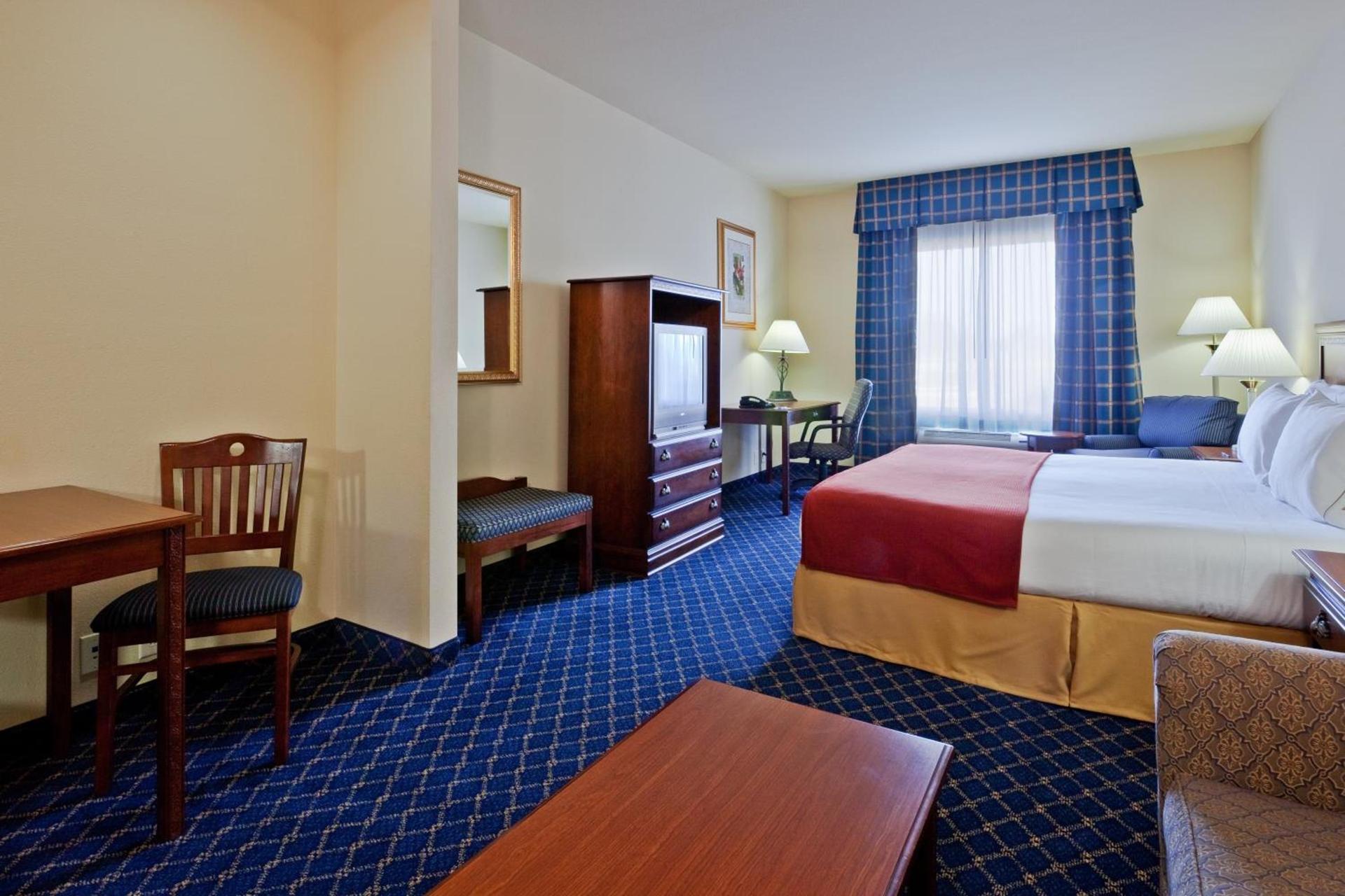 Holiday Inn Express Hotel & Suites Paragould by IHG photo 49
