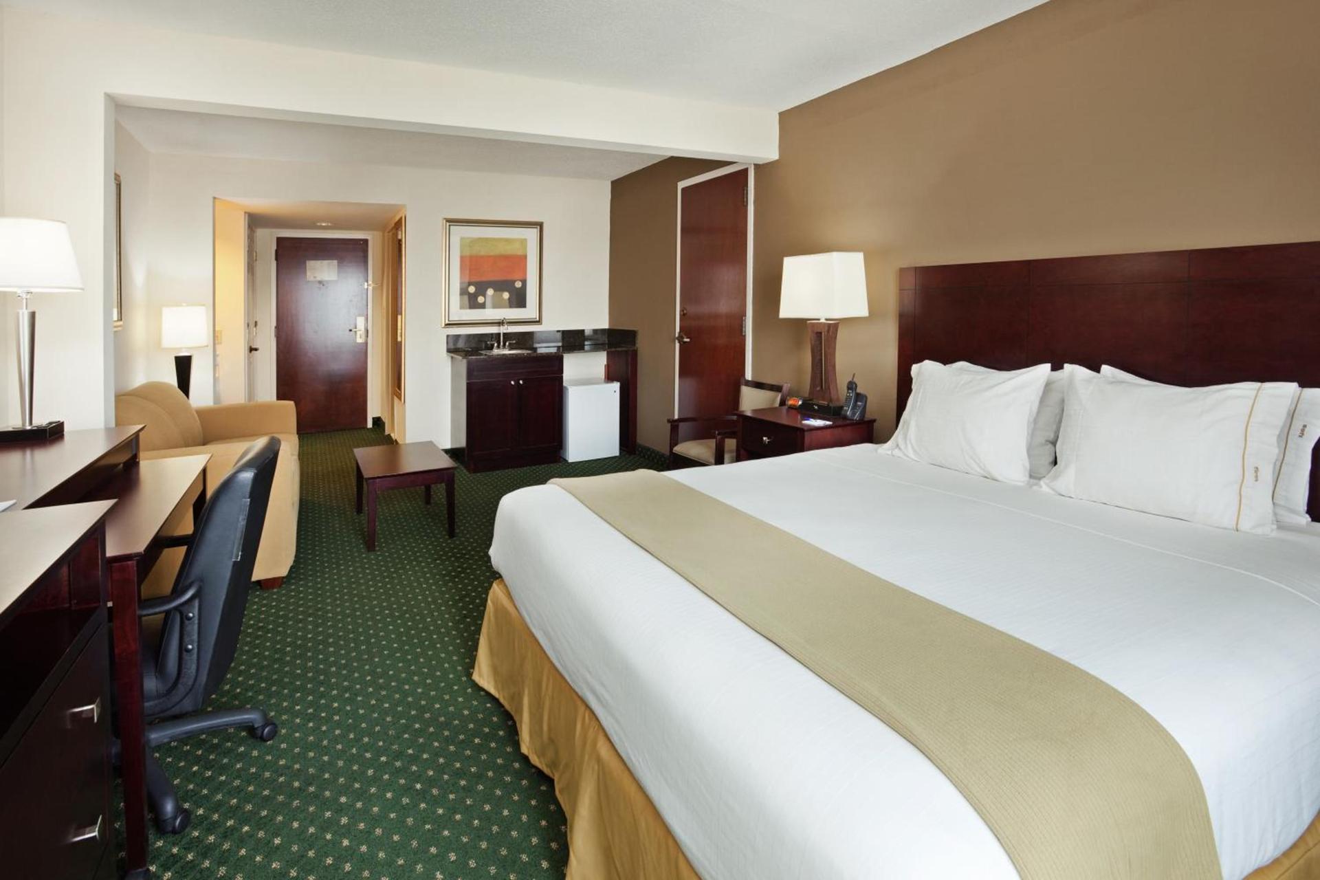 Garner Hotel Murfreesboro West by IHG photo 11