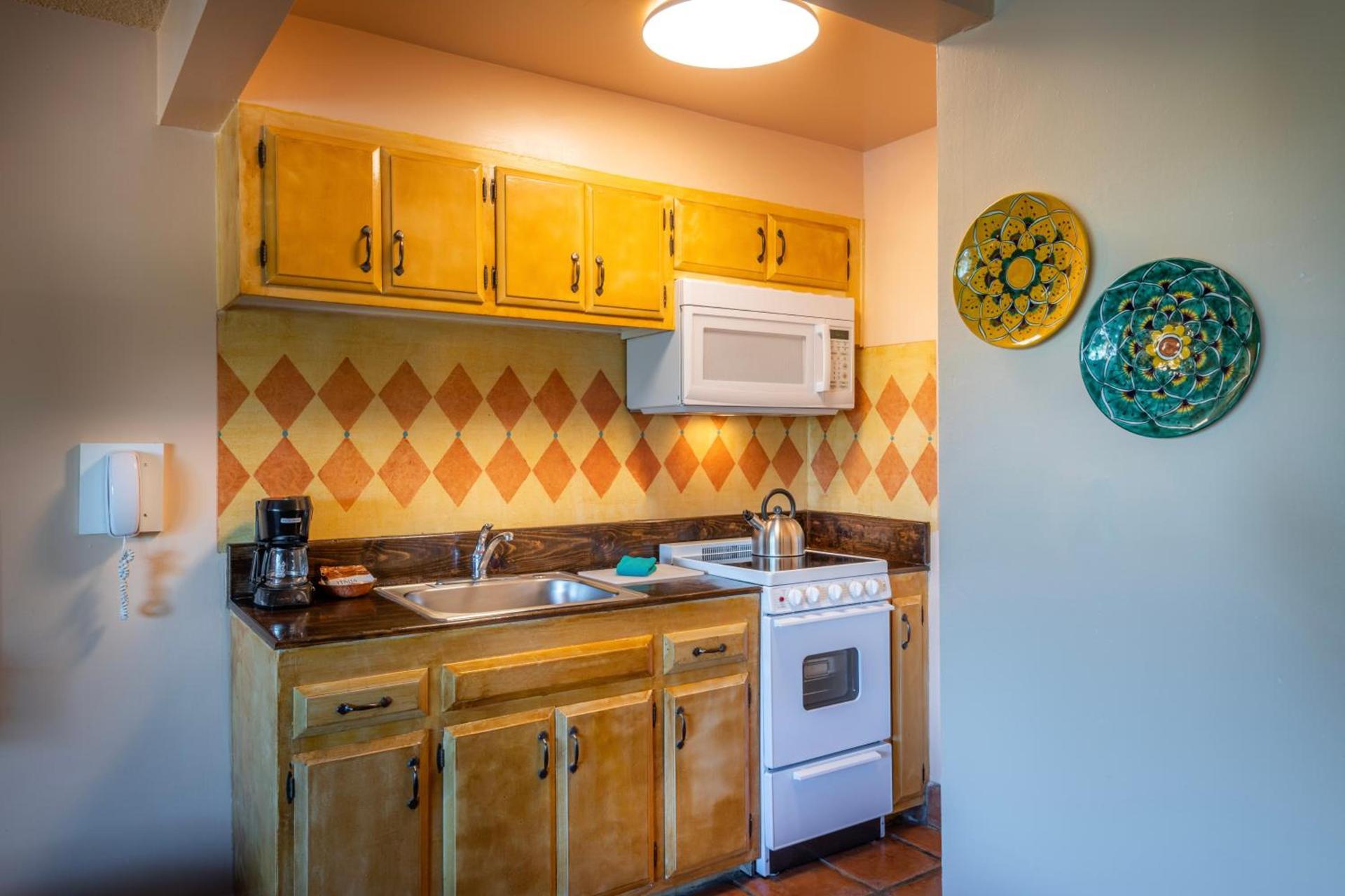 Hotel Pepper Tree Boutique Kitchen Studios - Anaheim photo 4